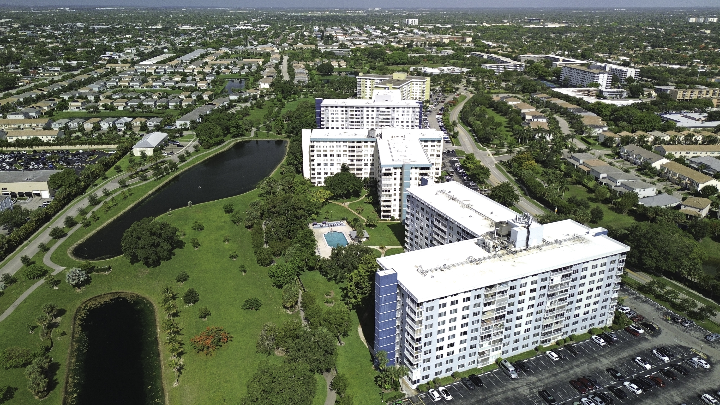 4200 Hillcrest Drive Hollywood FL 33021