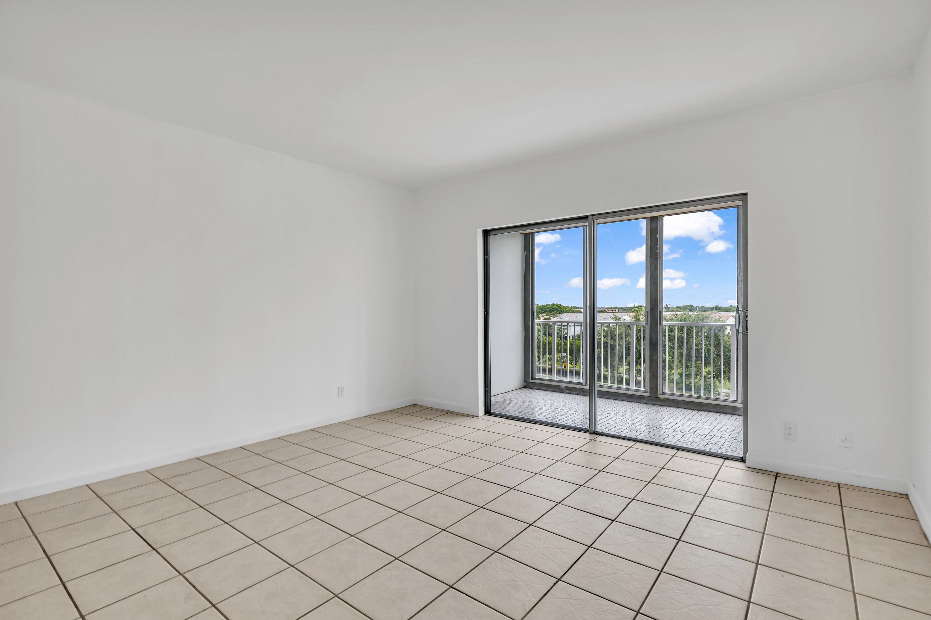 4200 Hillcrest Drive Hollywood FL 33021