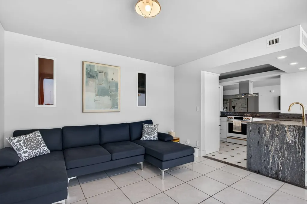 2655 Collins Avenue #1512 Miami Beach FL 33140