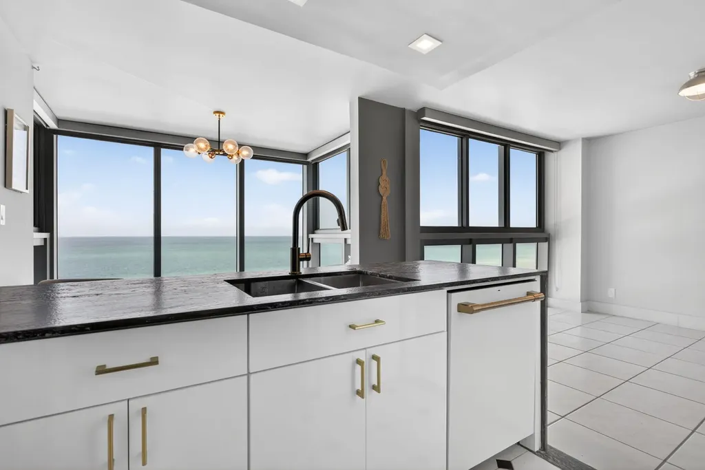 2655 Collins Avenue #1512 Miami Beach FL 33140