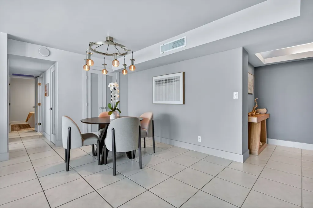 2655 Collins Avenue #1512 Miami Beach FL 33140