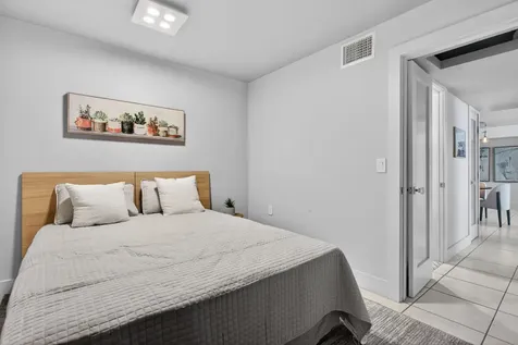 2655 Collins Avenue #1512 Miami Beach FL 33140