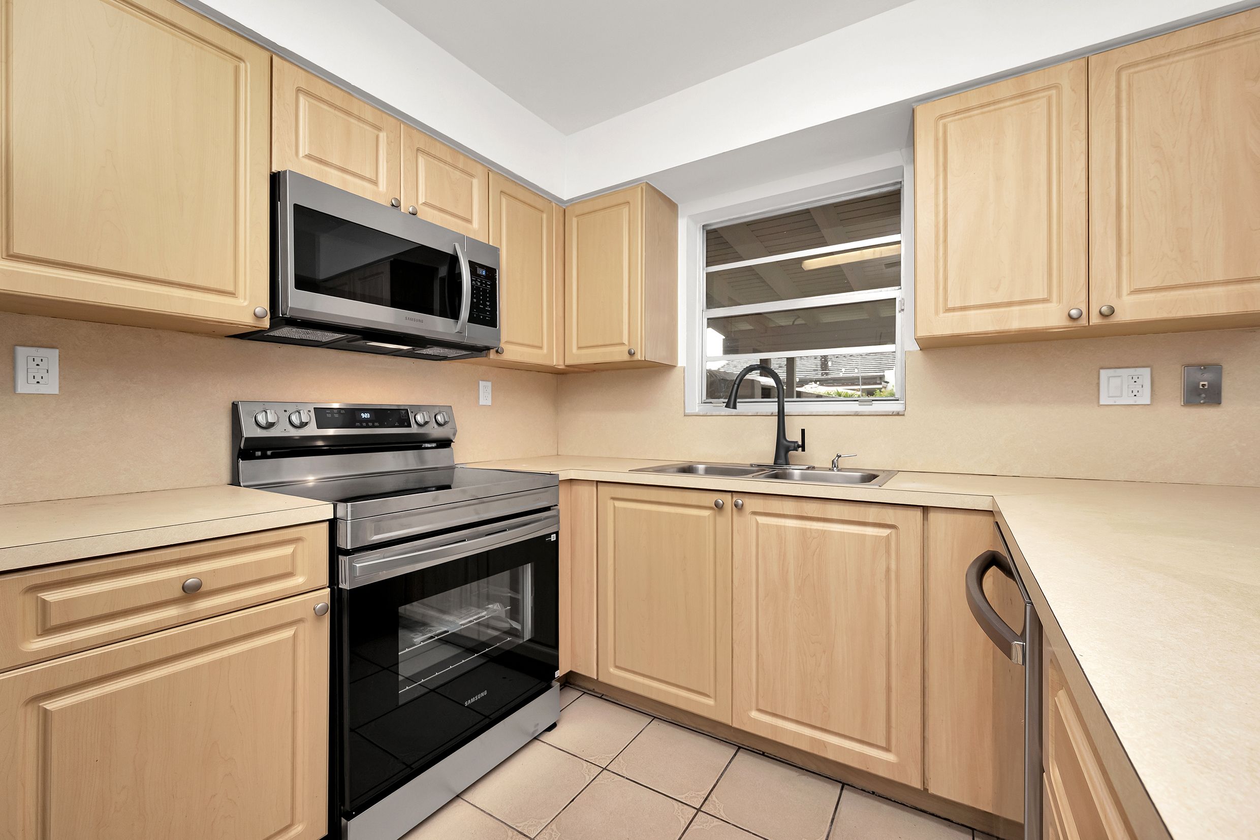 23 NW 109th Avenue Miami FL 33172