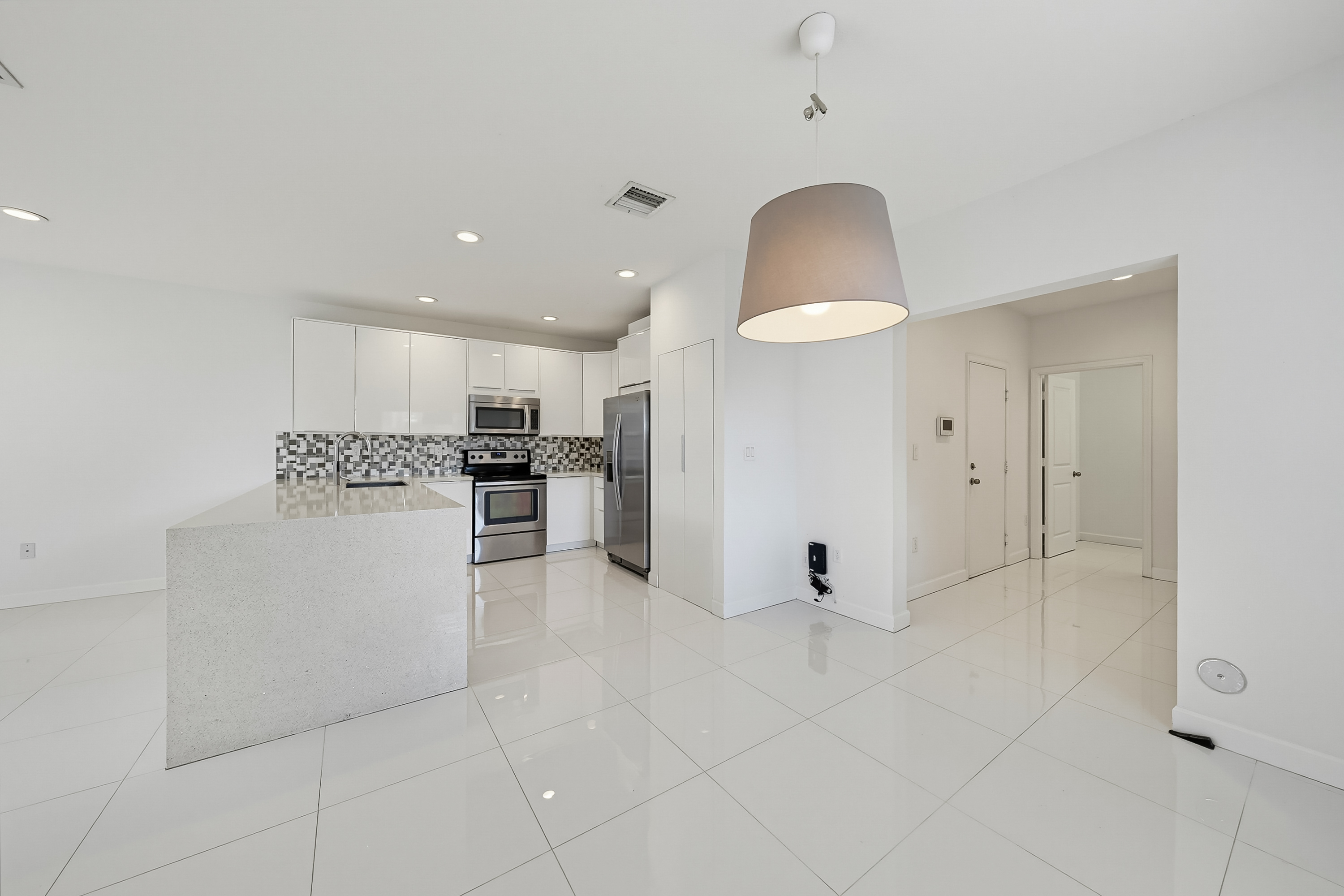 476 NE 194th Terrace Miami FL 33179