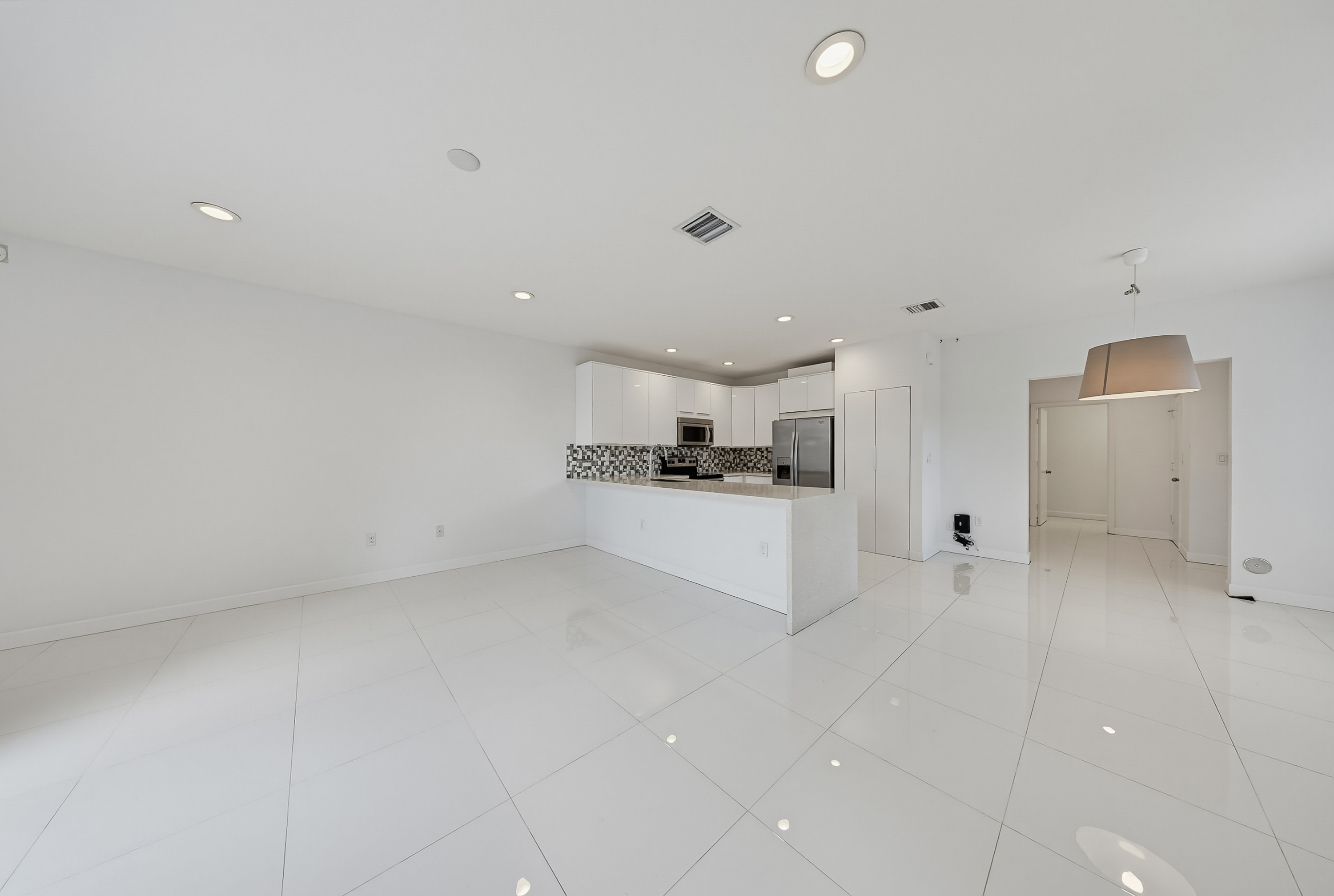 476 NE 194th Terrace Miami FL 33179