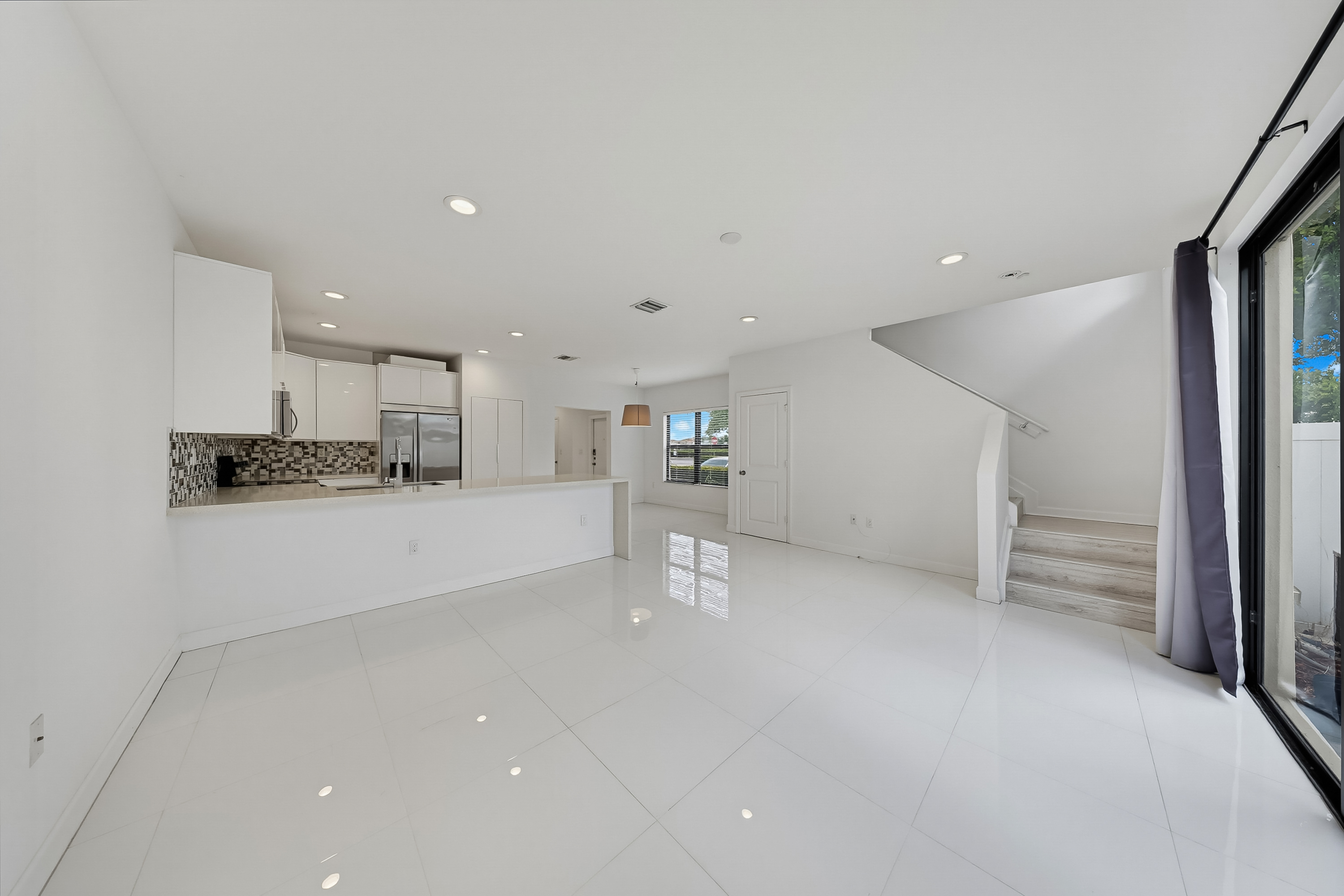 476 NE 194th Terrace Miami FL 33179