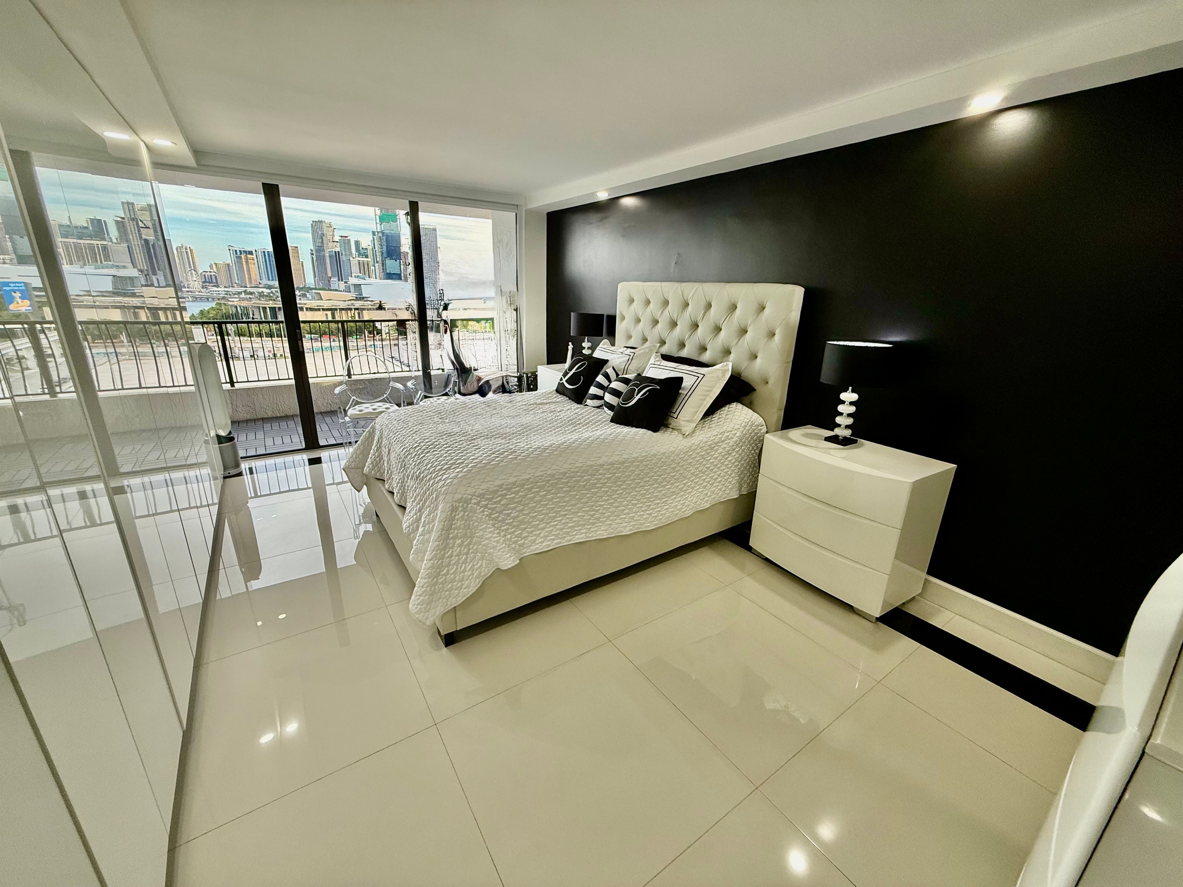 555 NE 15th Street Miami FL 33132