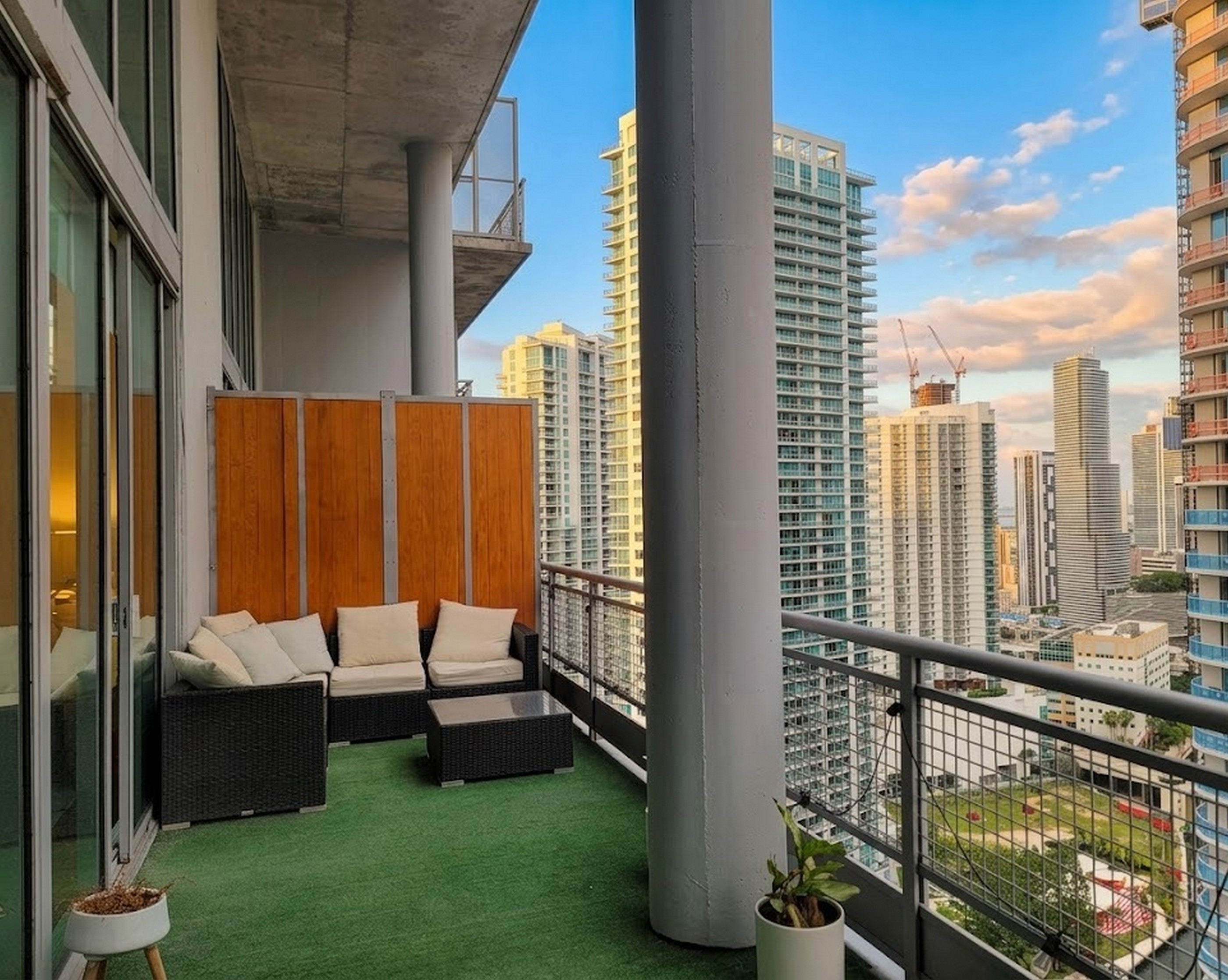 690 SW 1st Court Miami FL 33130