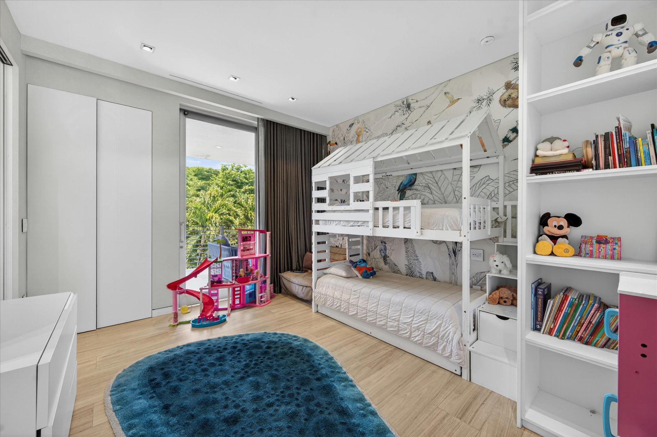 625 Curtiswood Drive Key Biscayne FL 33149