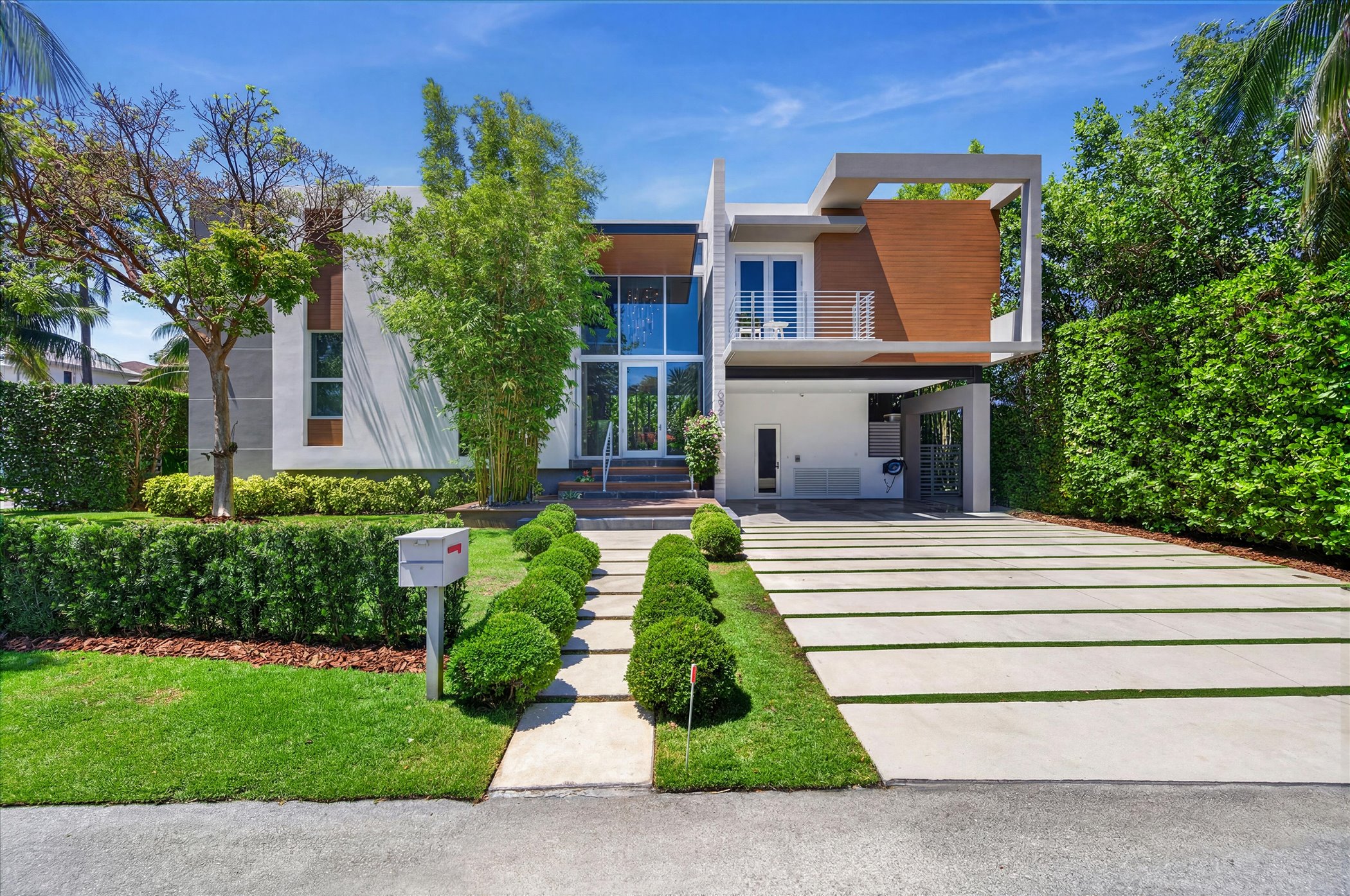 625 Curtiswood Drive Key Biscayne FL 33149