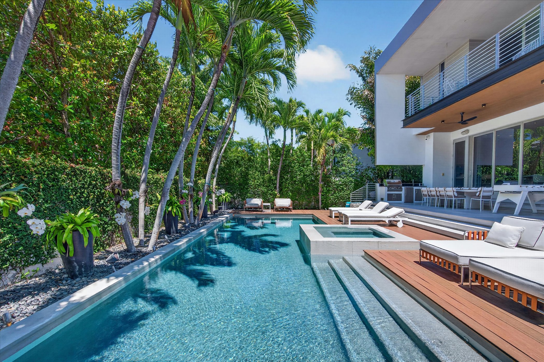625 Curtiswood Drive Key Biscayne FL 33149