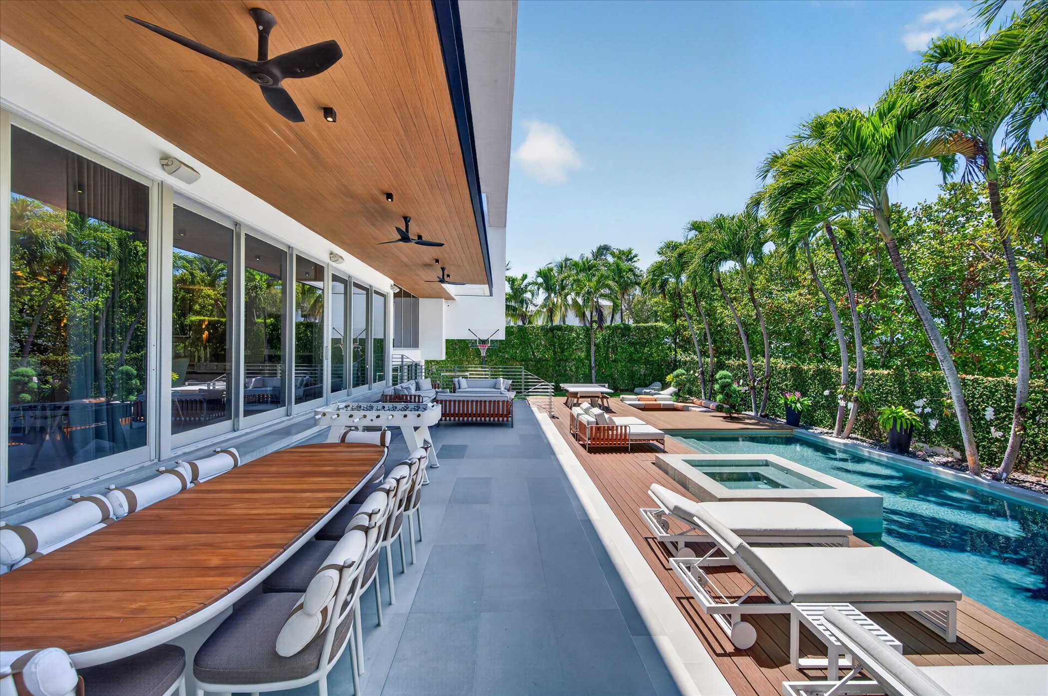 625 Curtiswood Drive Key Biscayne FL 33149