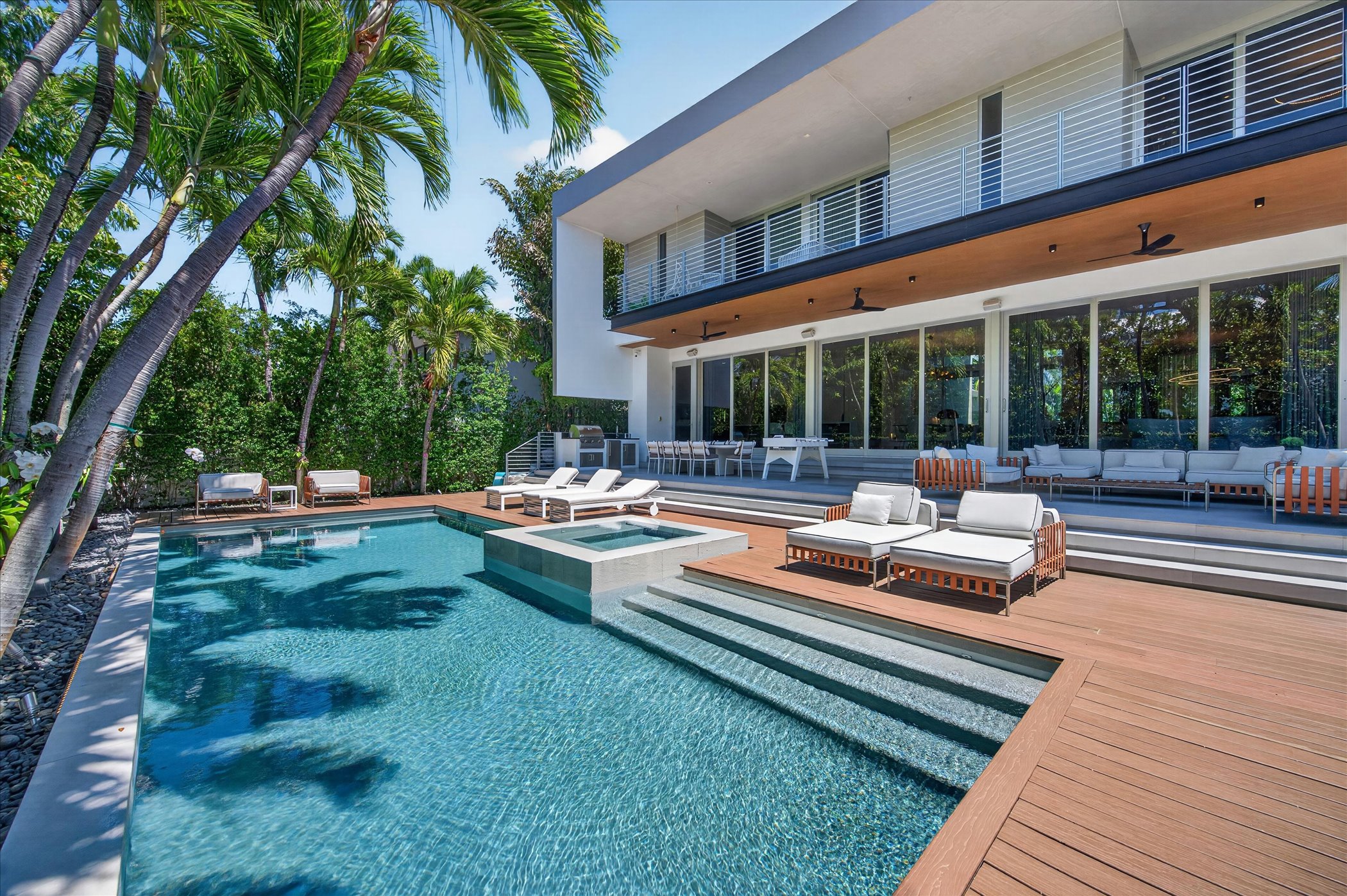 625 Curtiswood Drive Key Biscayne FL 33149
