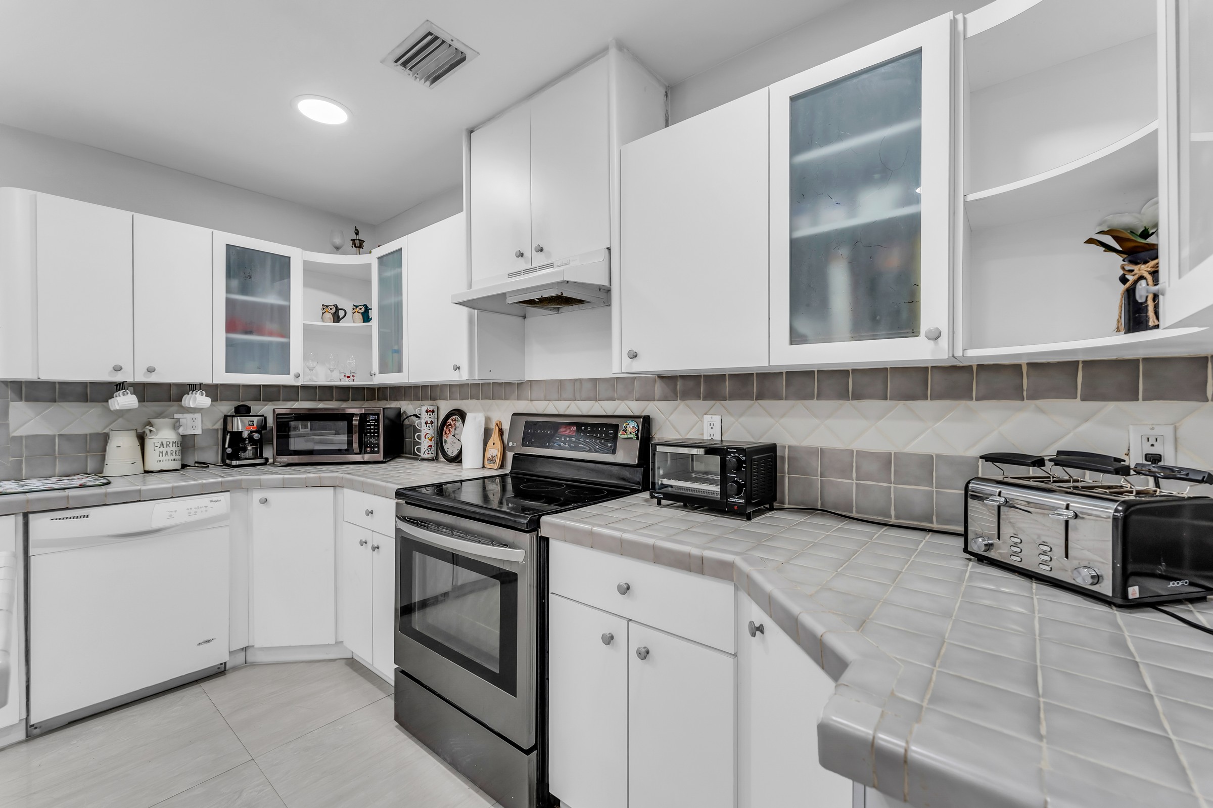 6284 SW 26th Street Miami FL 33155