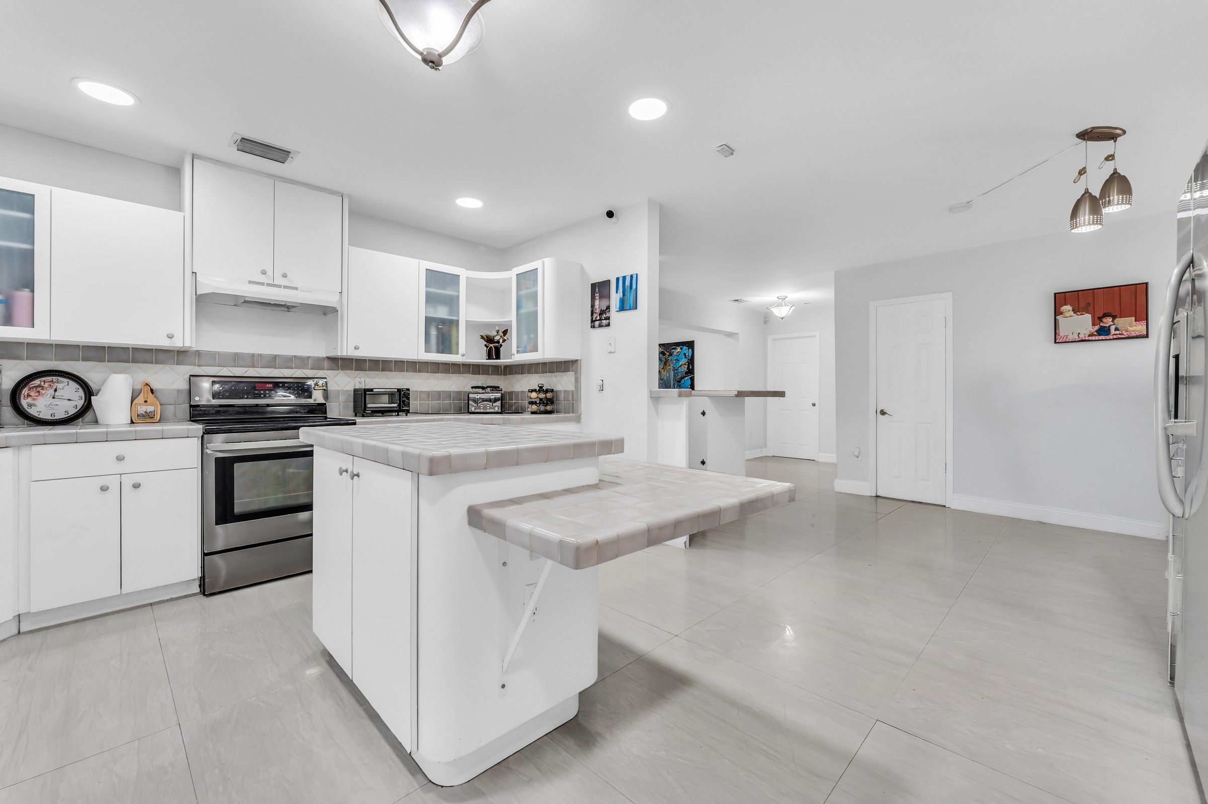 6284 SW 26th Street Miami FL 33155