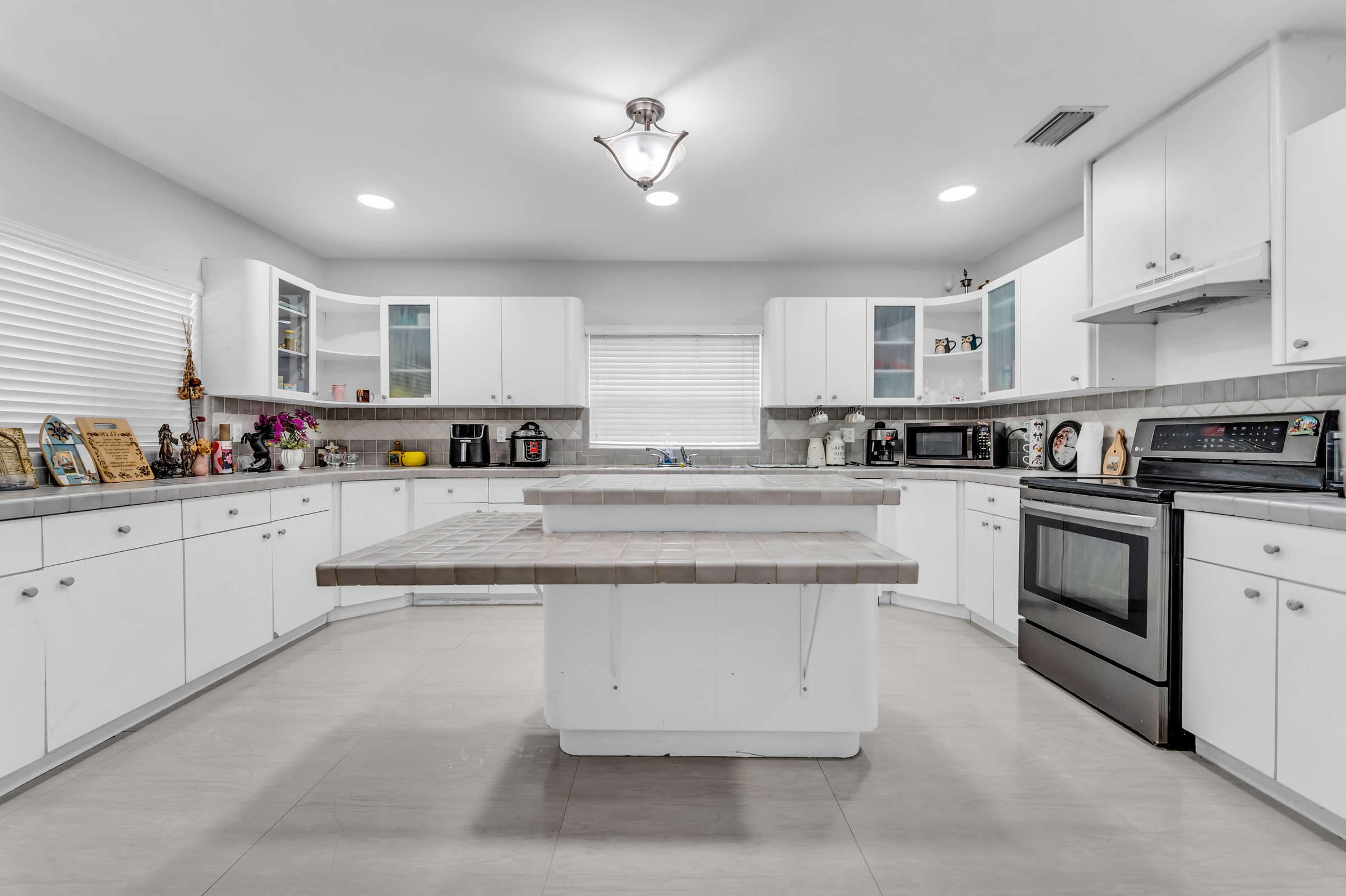 6284 SW 26th Street Miami FL 33155