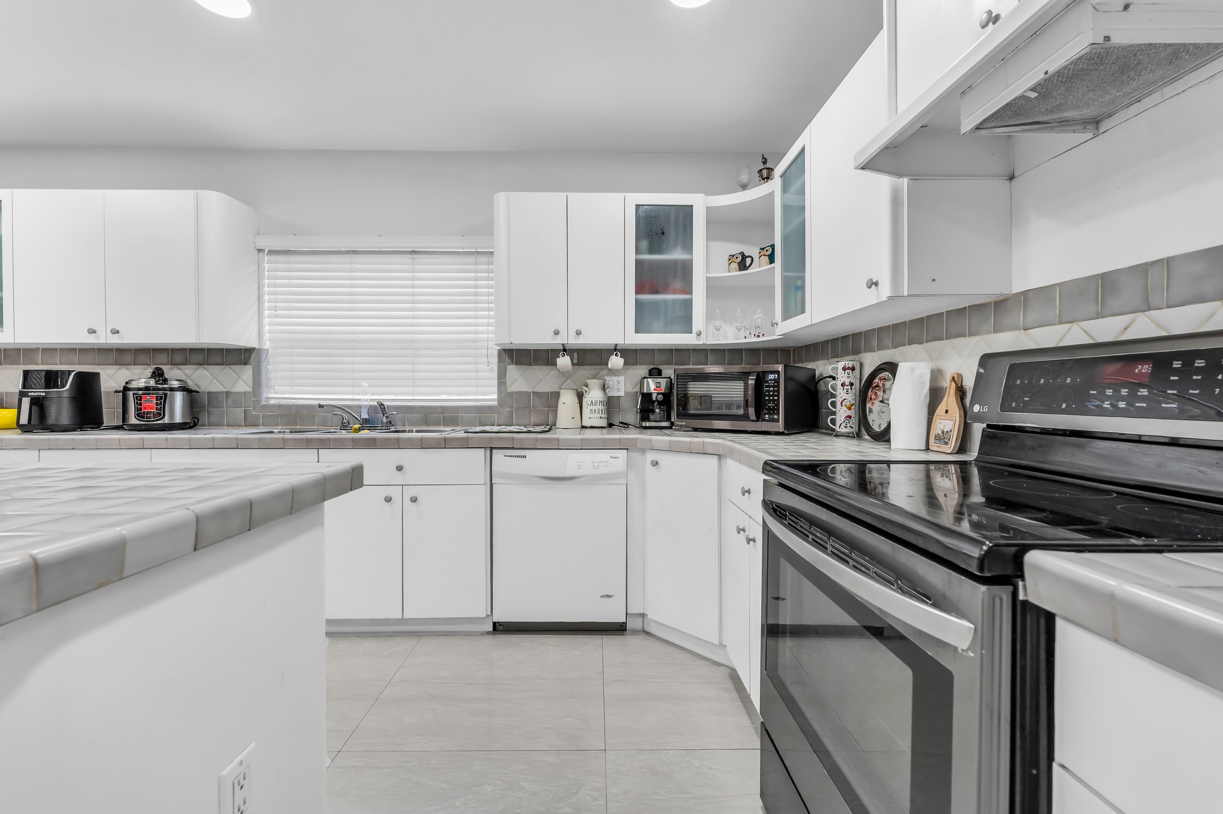6284 SW 26th Street Miami FL 33155
