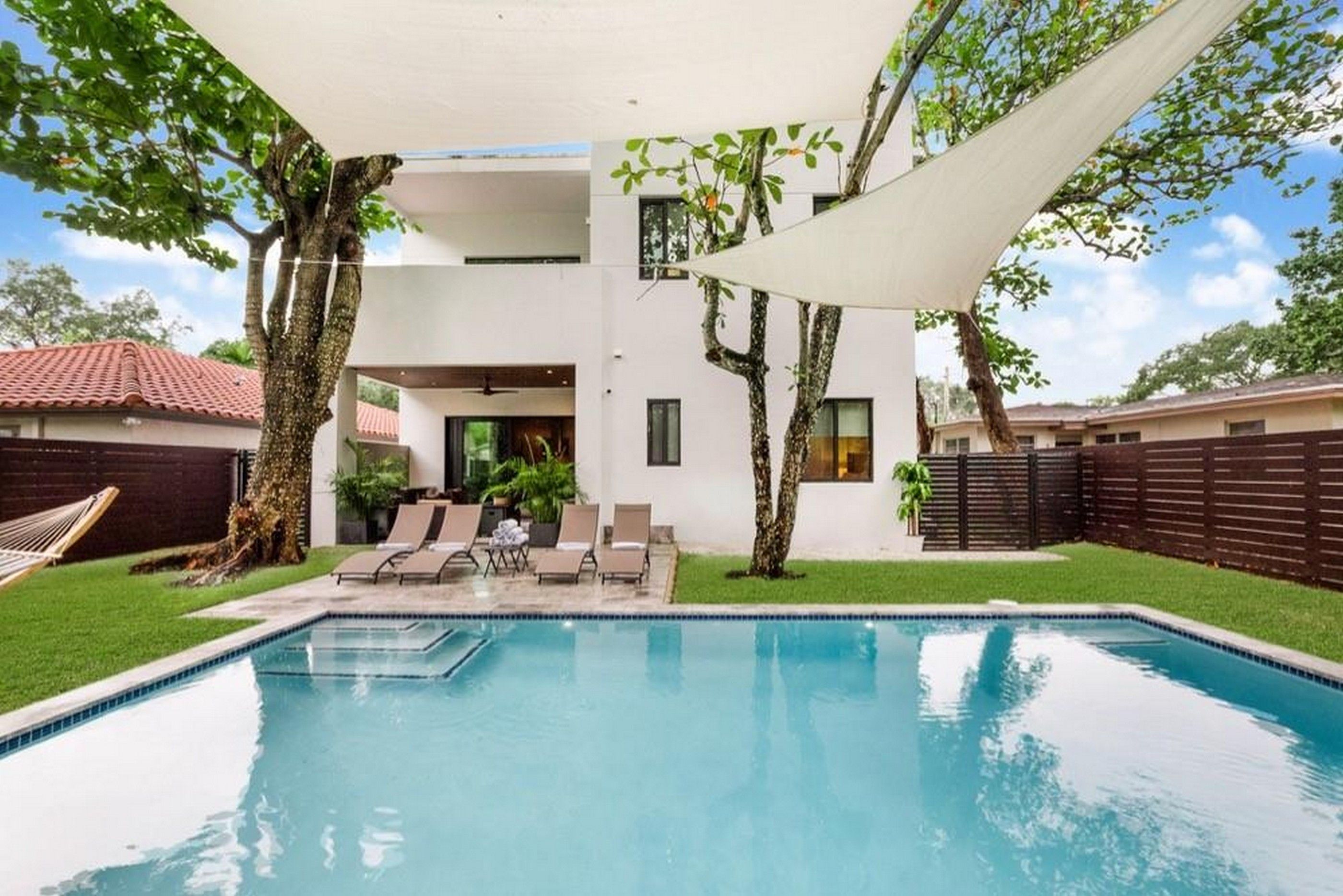 3379 William Avenue Miami FL 33133