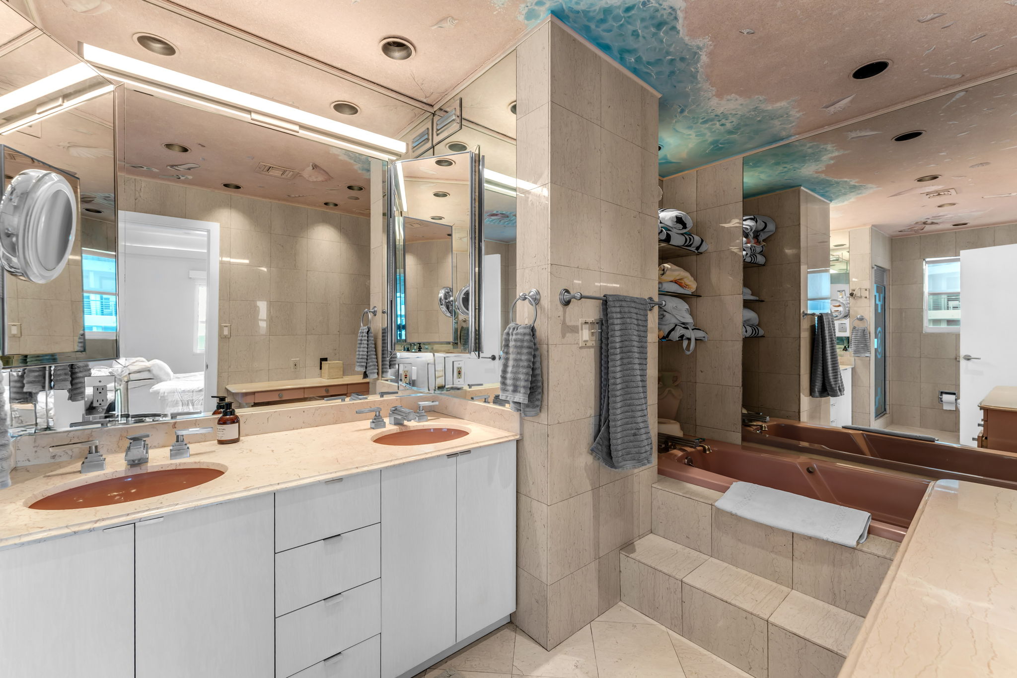4925 Collins Avenue Miami Beach FL 33140