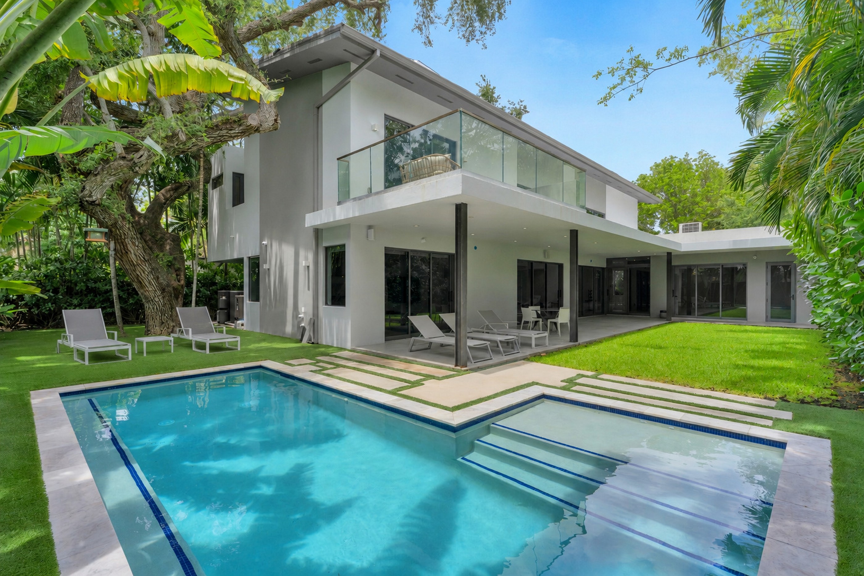 10 Samana Drive Miami FL 33133