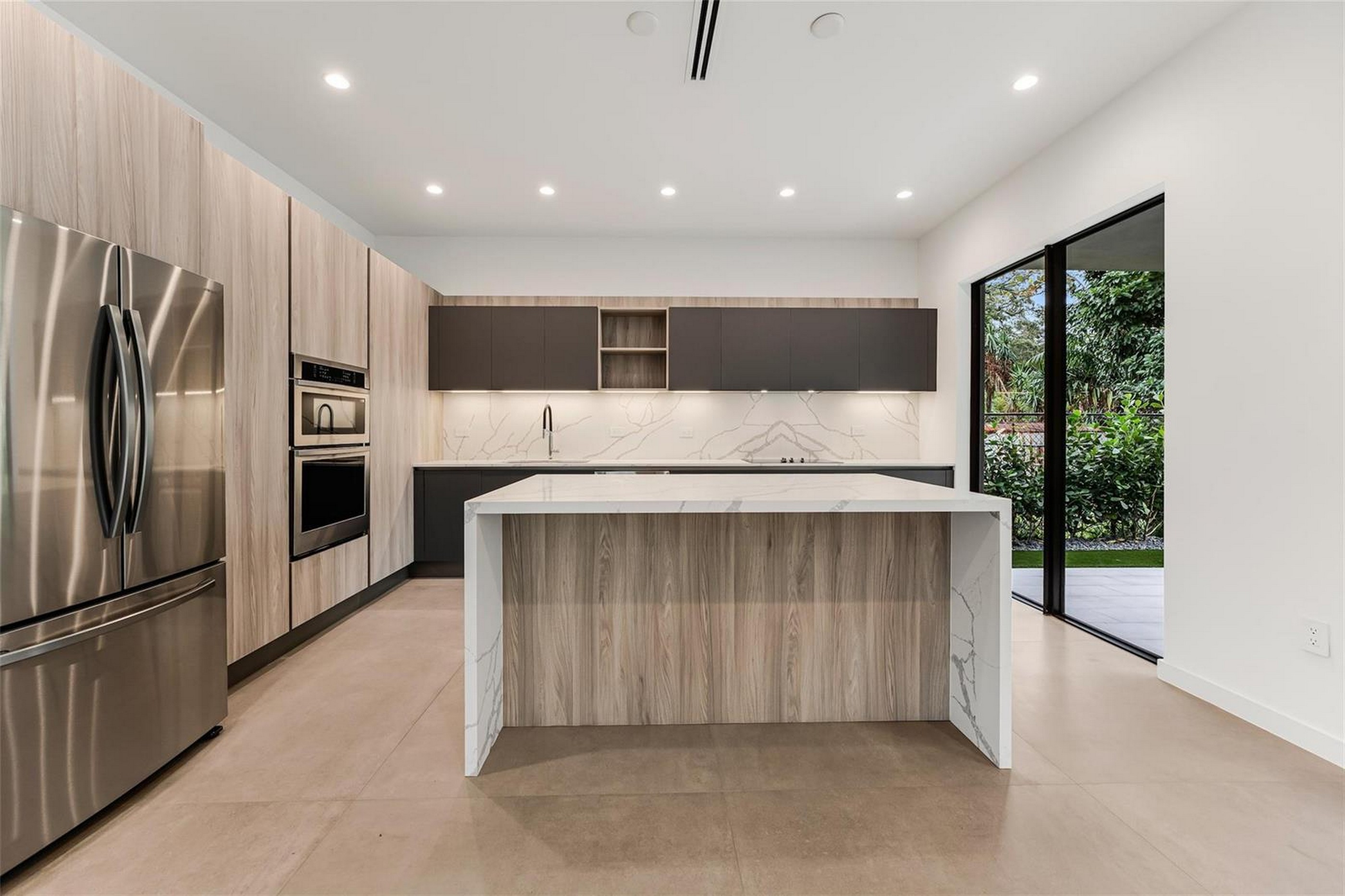 3370 Thomas Avenue Miami FL 33133