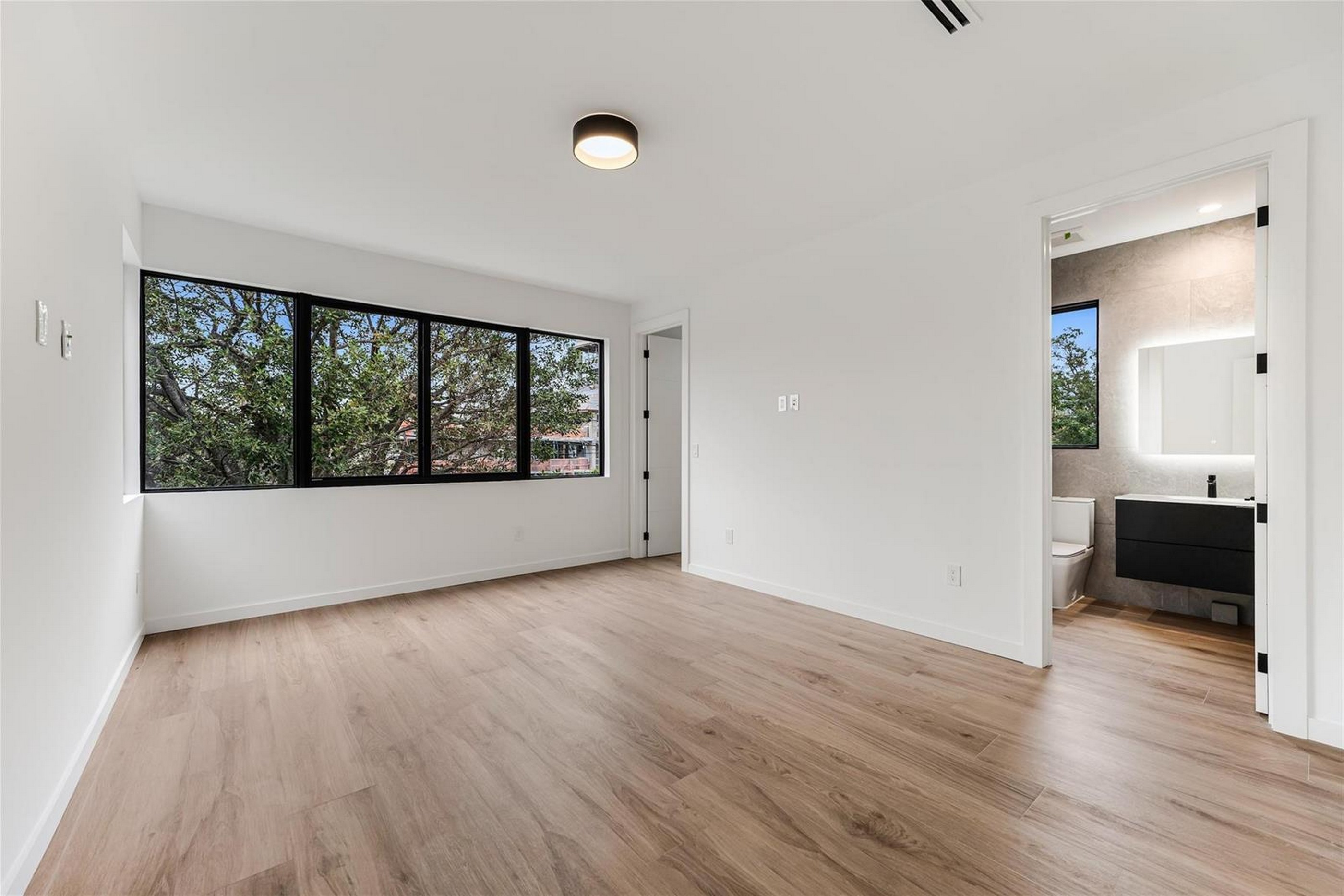 3370 Thomas Avenue Miami FL 33133