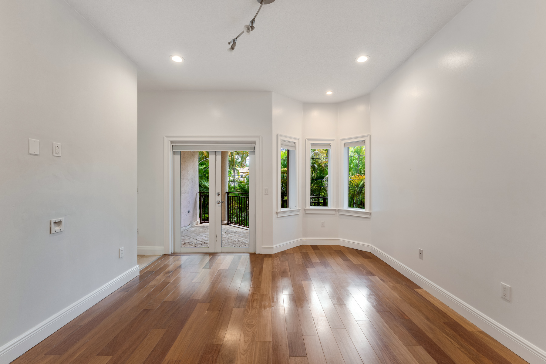 3060 Lime Court Miami FL 33133