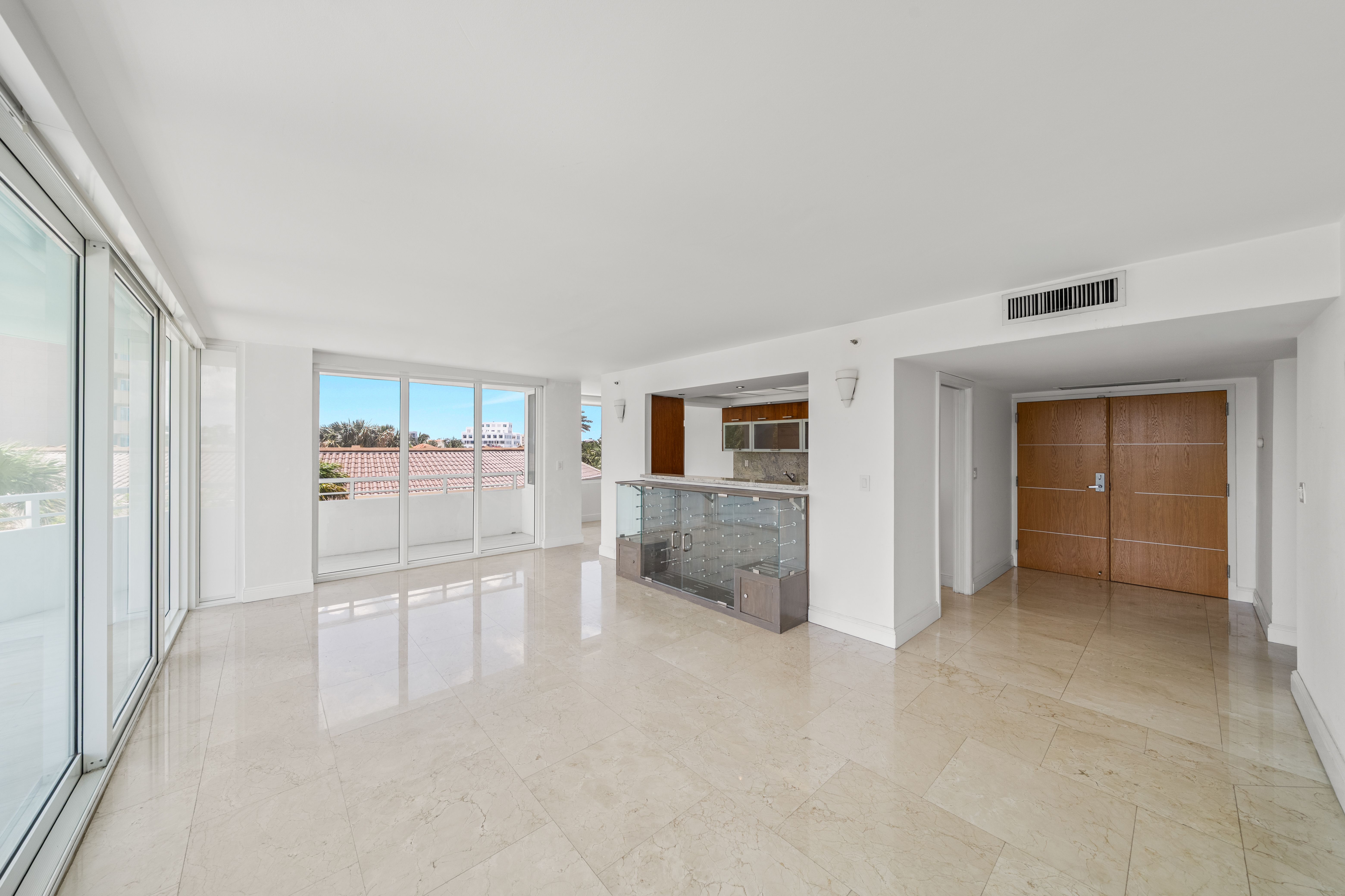 400 S Pointe Drive Miami Beach FL 33139