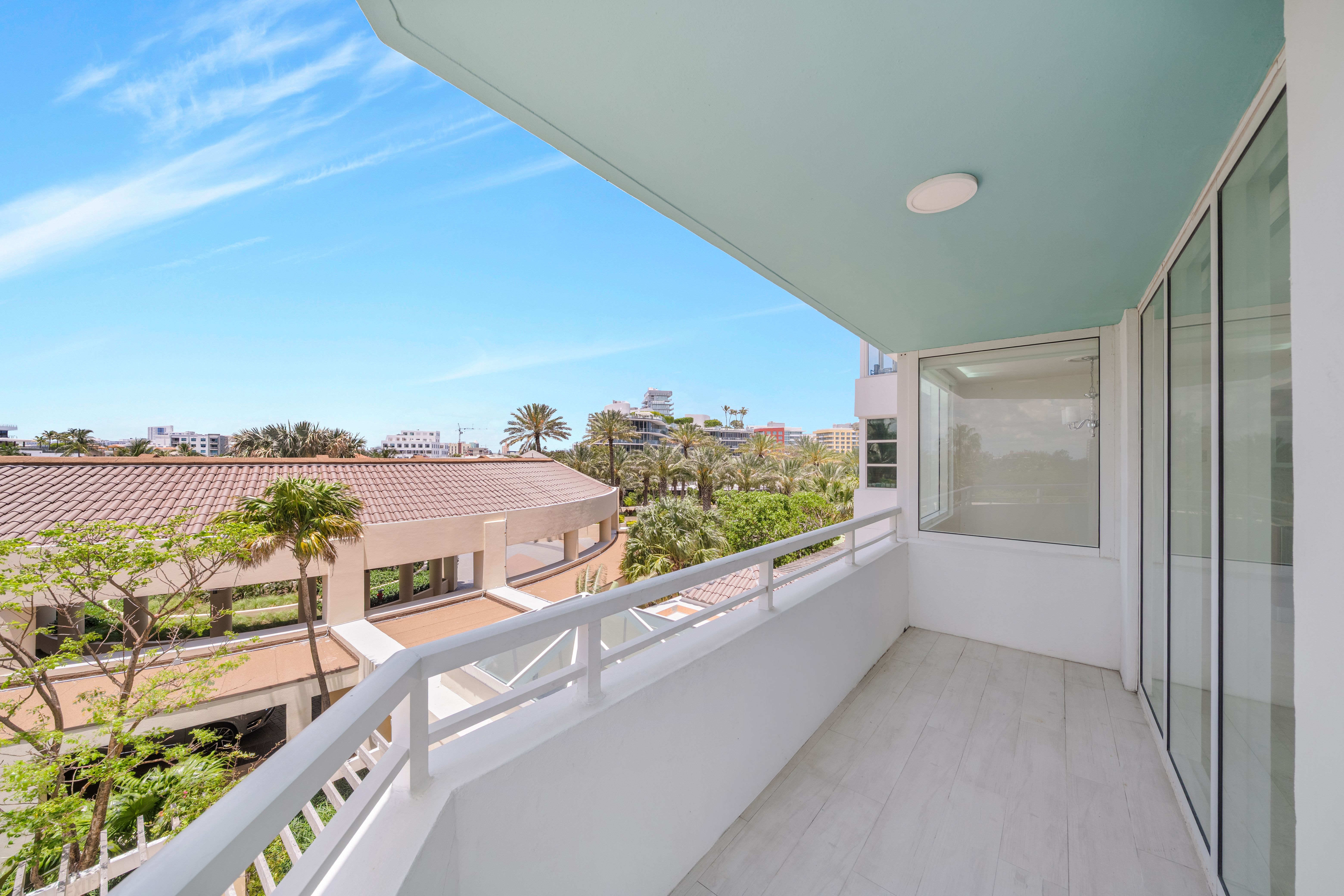 400 S Pointe Drive Miami Beach FL 33139