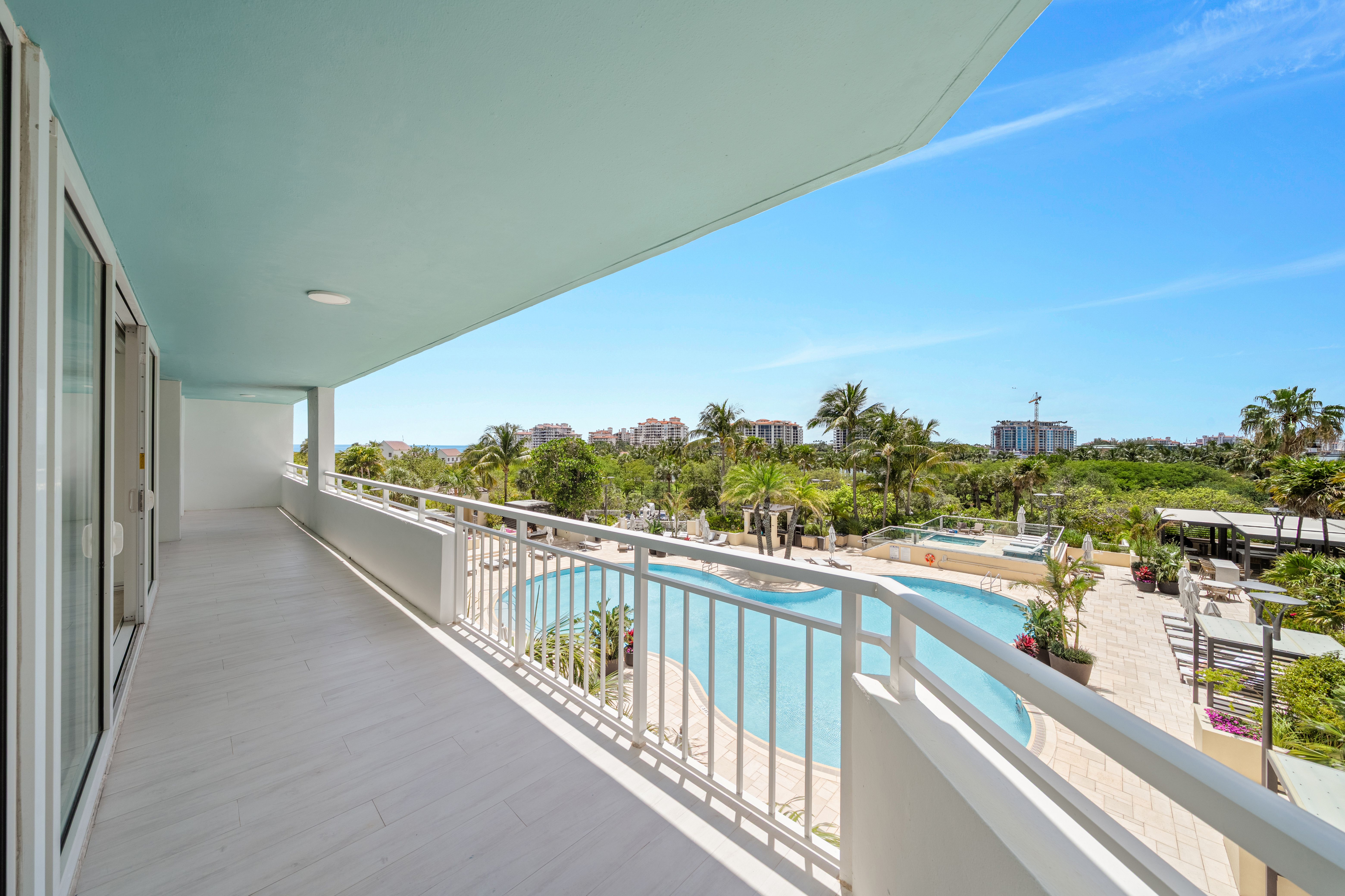 400 S Pointe Drive Miami Beach FL 33139