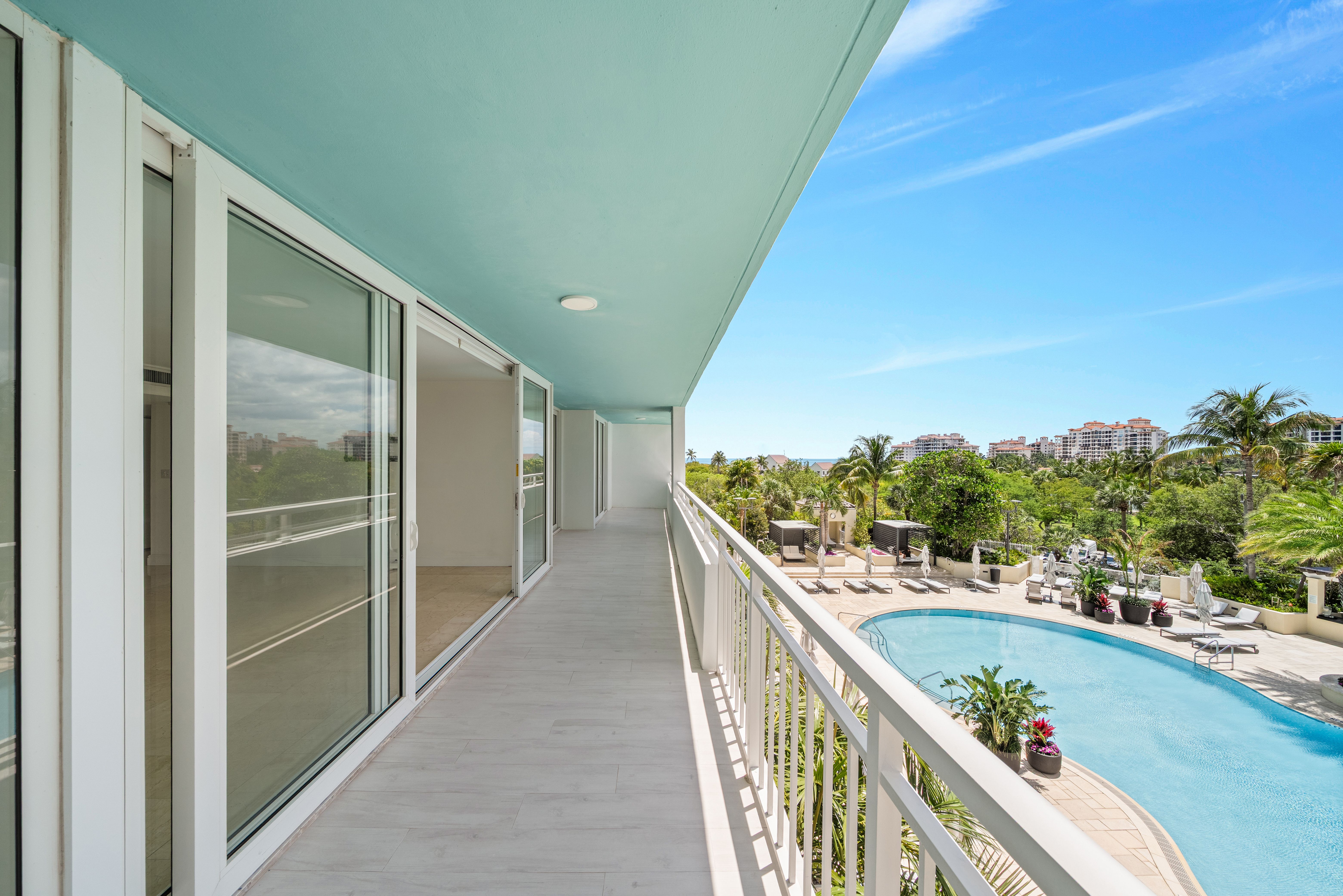 400 S Pointe Drive Miami Beach FL 33139