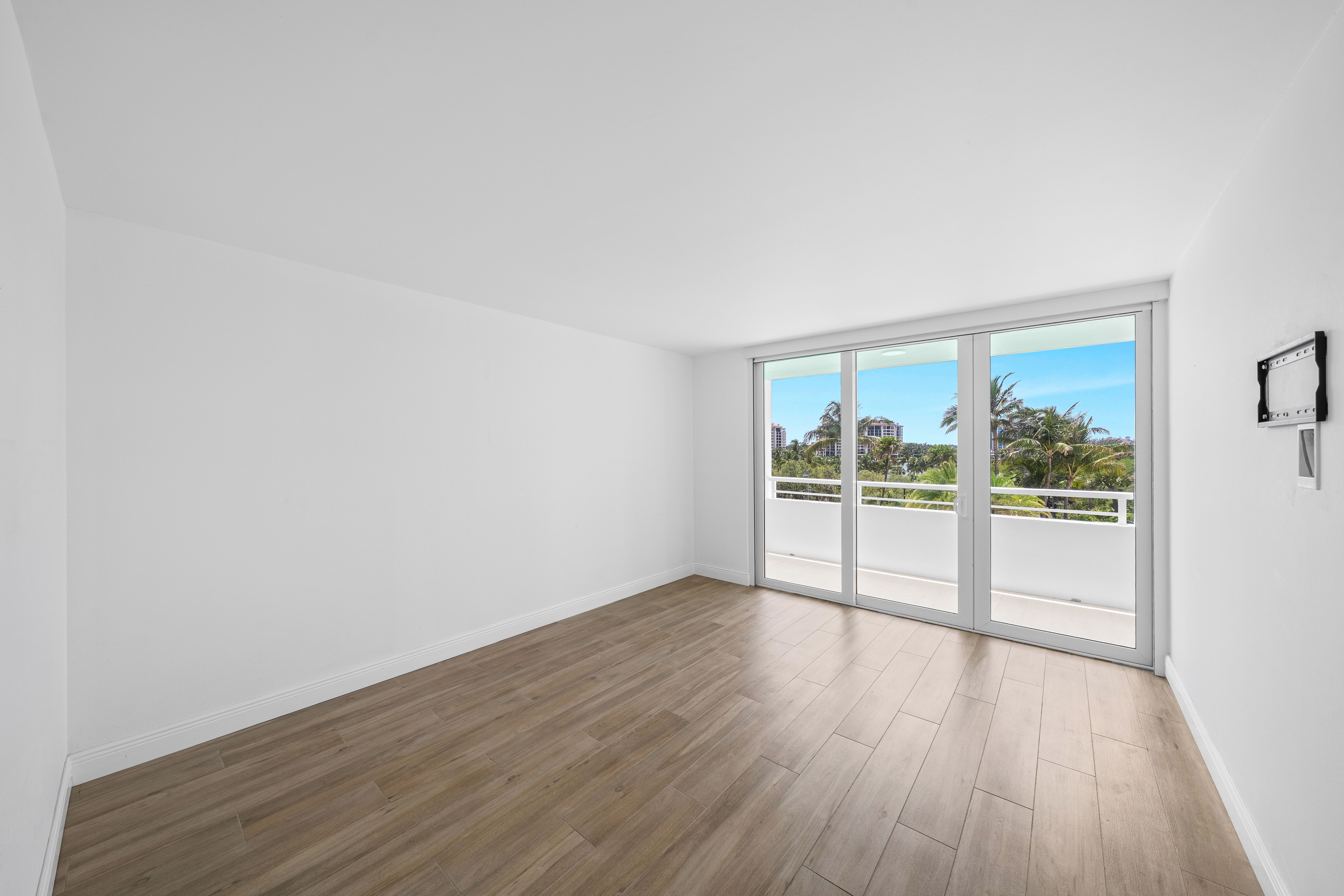 400 S Pointe Drive Miami Beach FL 33139