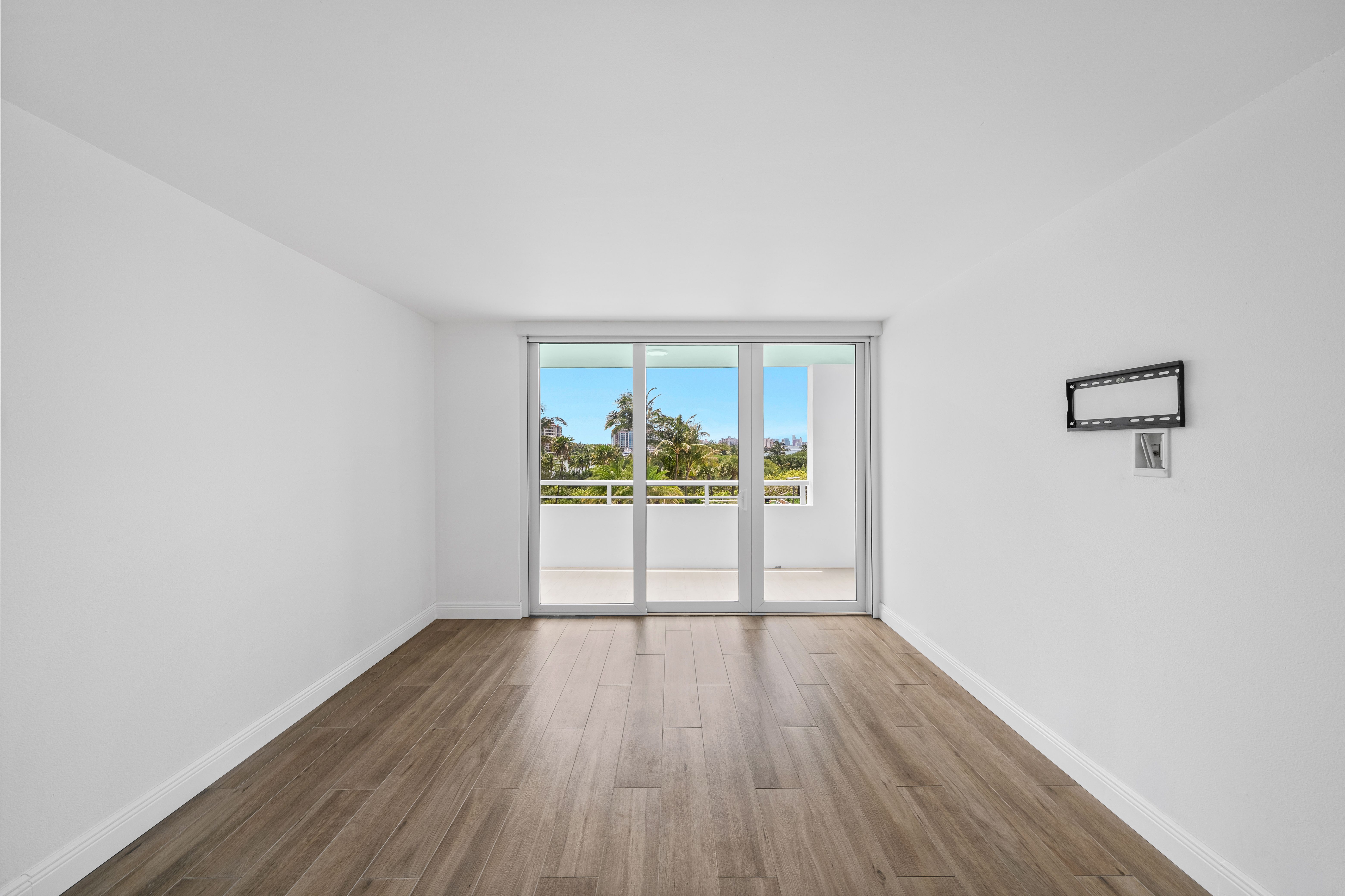400 S Pointe Drive Miami Beach FL 33139
