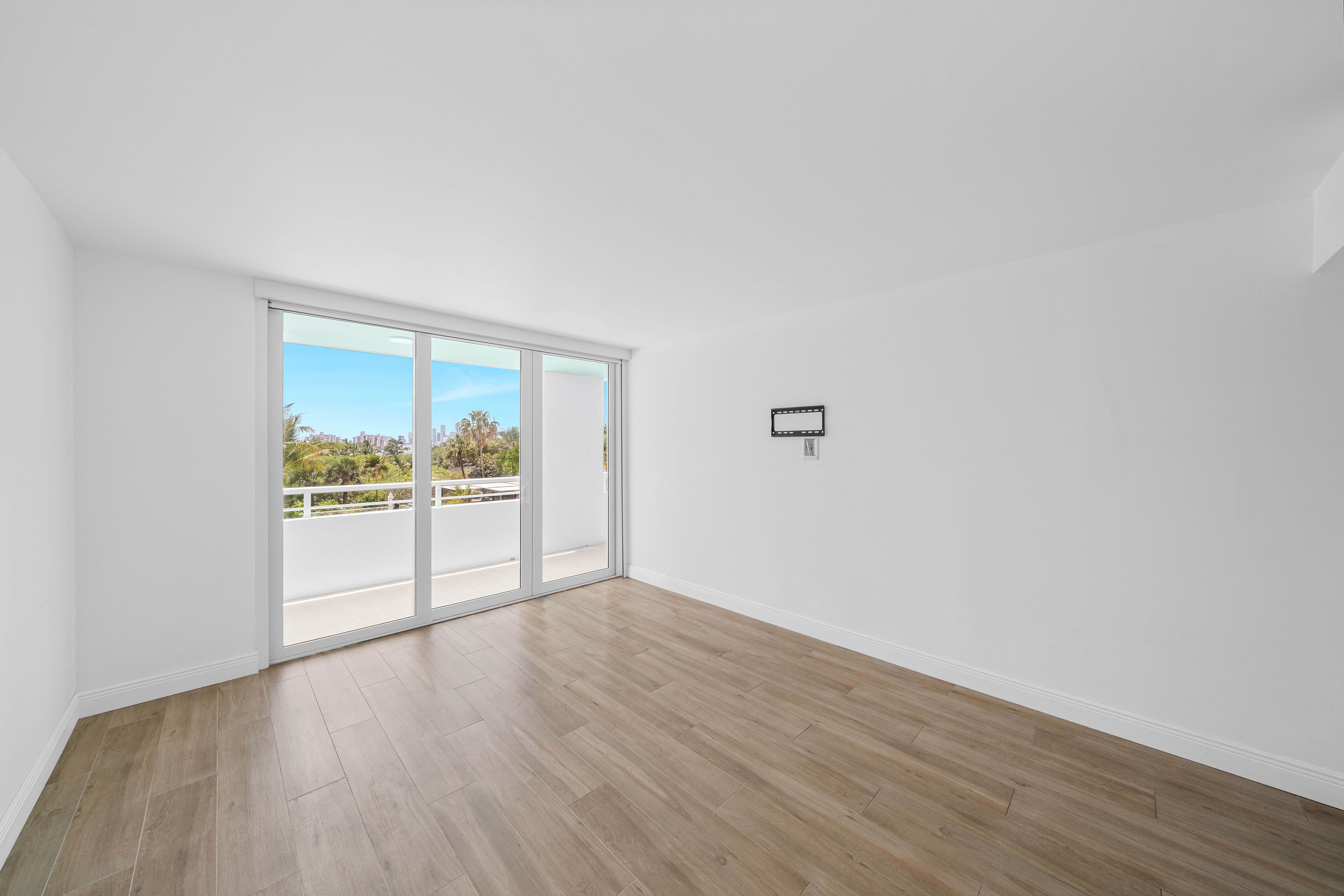 400 S Pointe Drive Miami Beach FL 33139