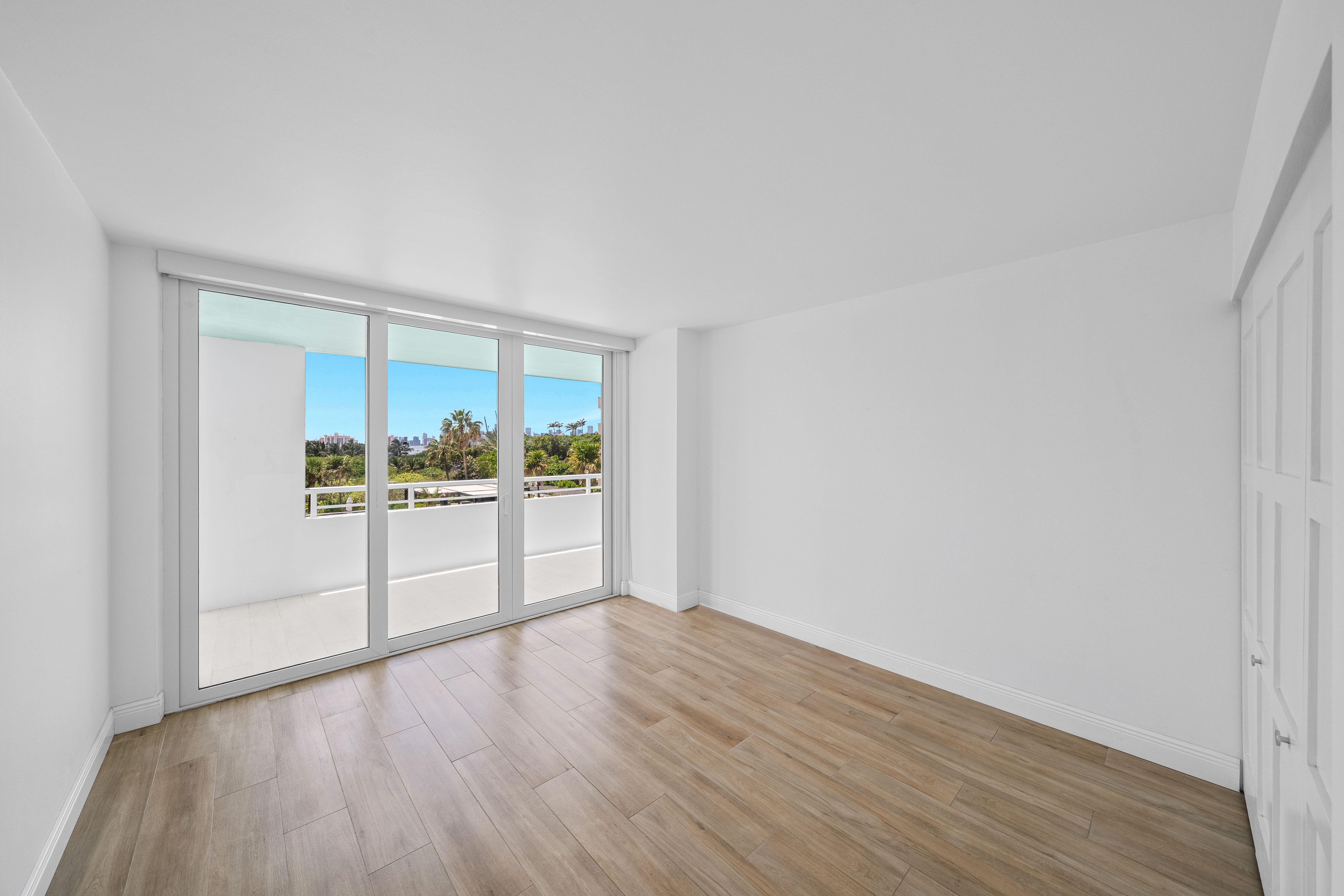400 S Pointe Drive Miami Beach FL 33139