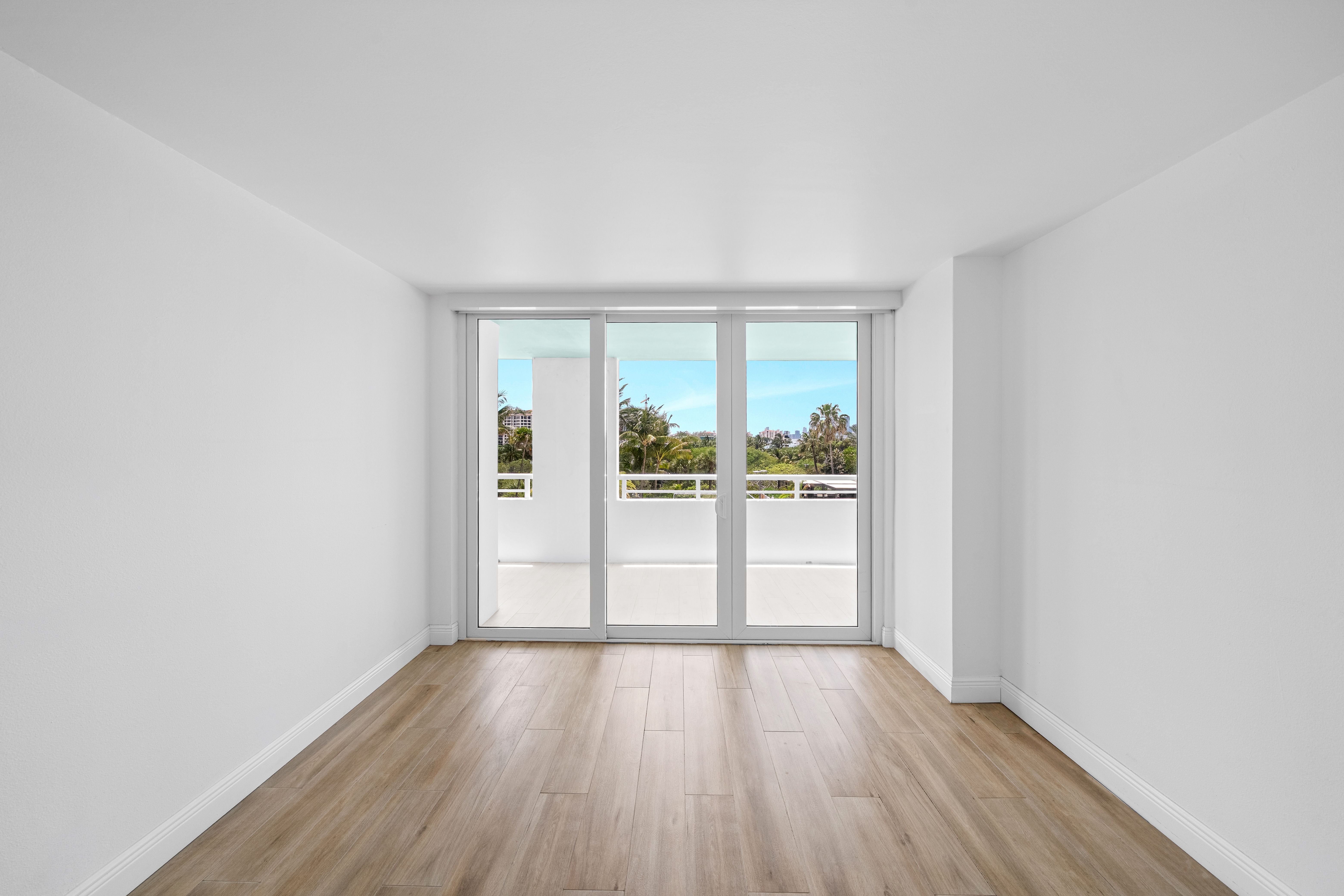 400 S Pointe Drive Miami Beach FL 33139