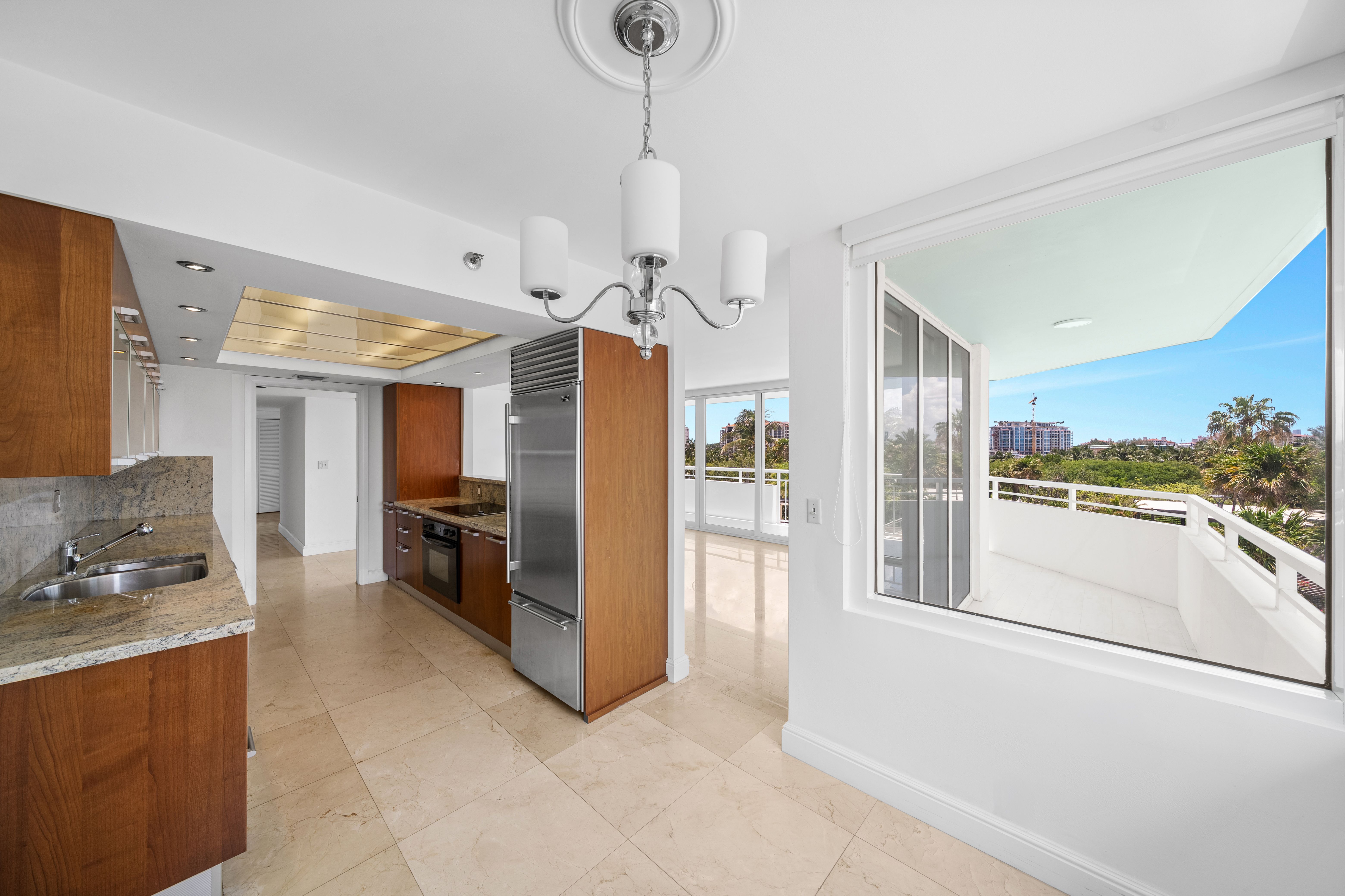 400 S Pointe Drive Miami Beach FL 33139