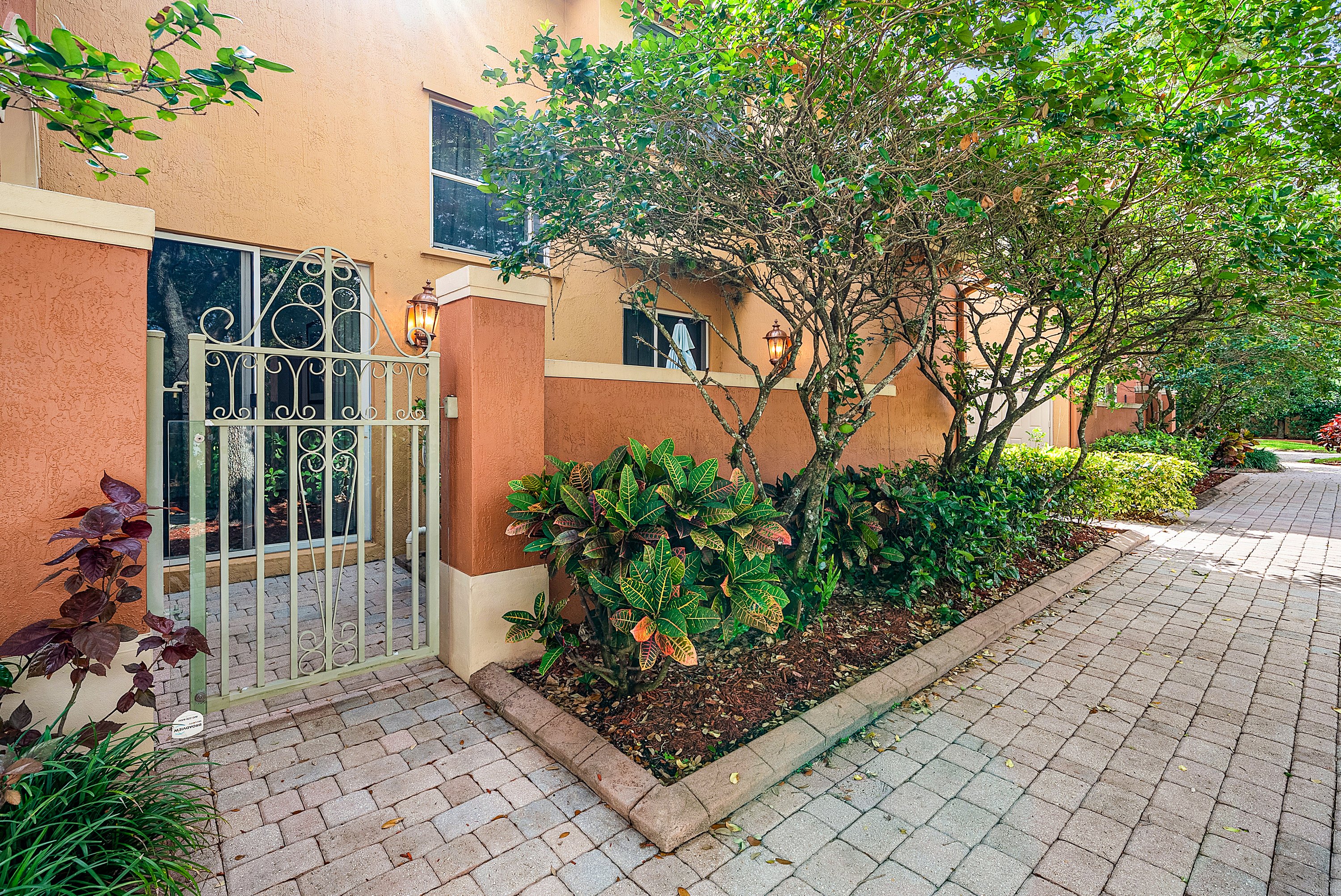 2280 Anchor Court Dania Beach FL 33312