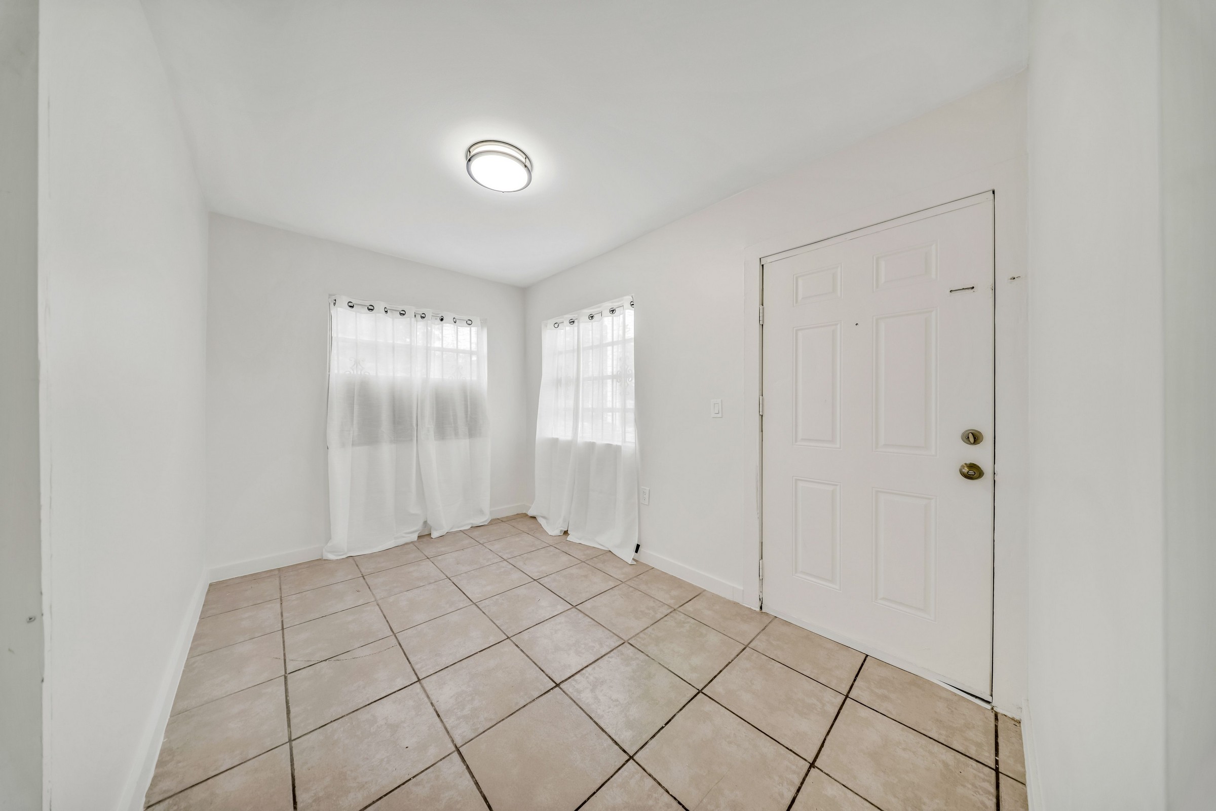 2744 SW 16th Terrace Miami FL 33145