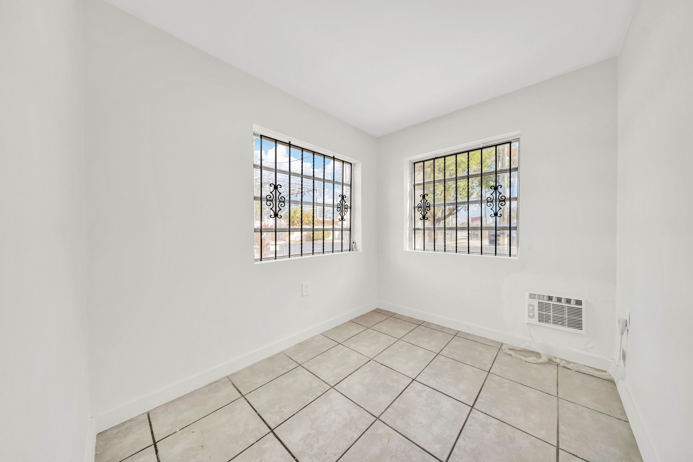 2744 SW 16th Terrace Miami FL 33145