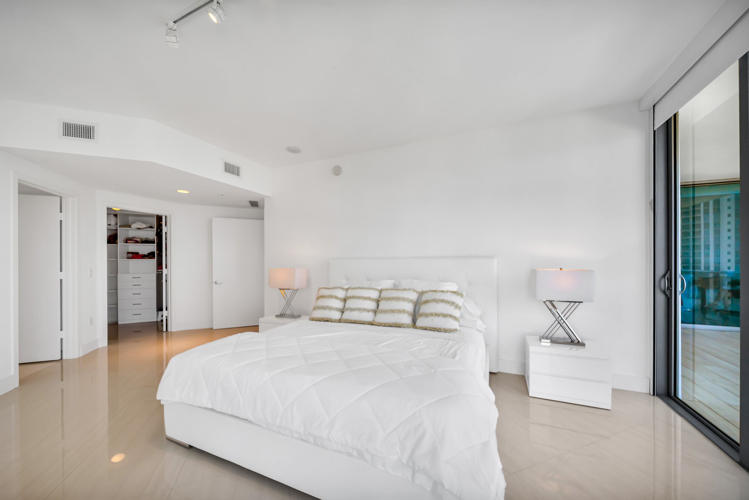 17301 Biscayne Boulevard North Miami Beach FL 33160