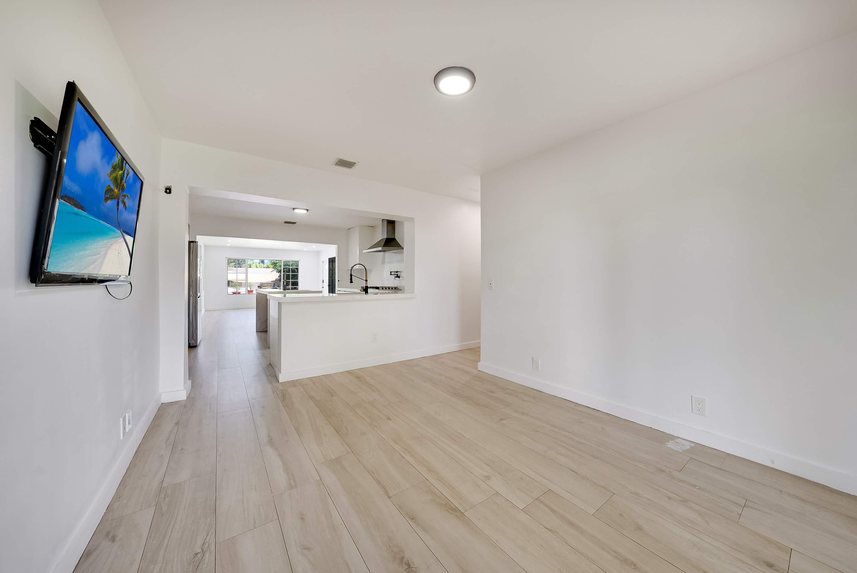 716 SW 5th Avenue Hallandale Beach FL 33009