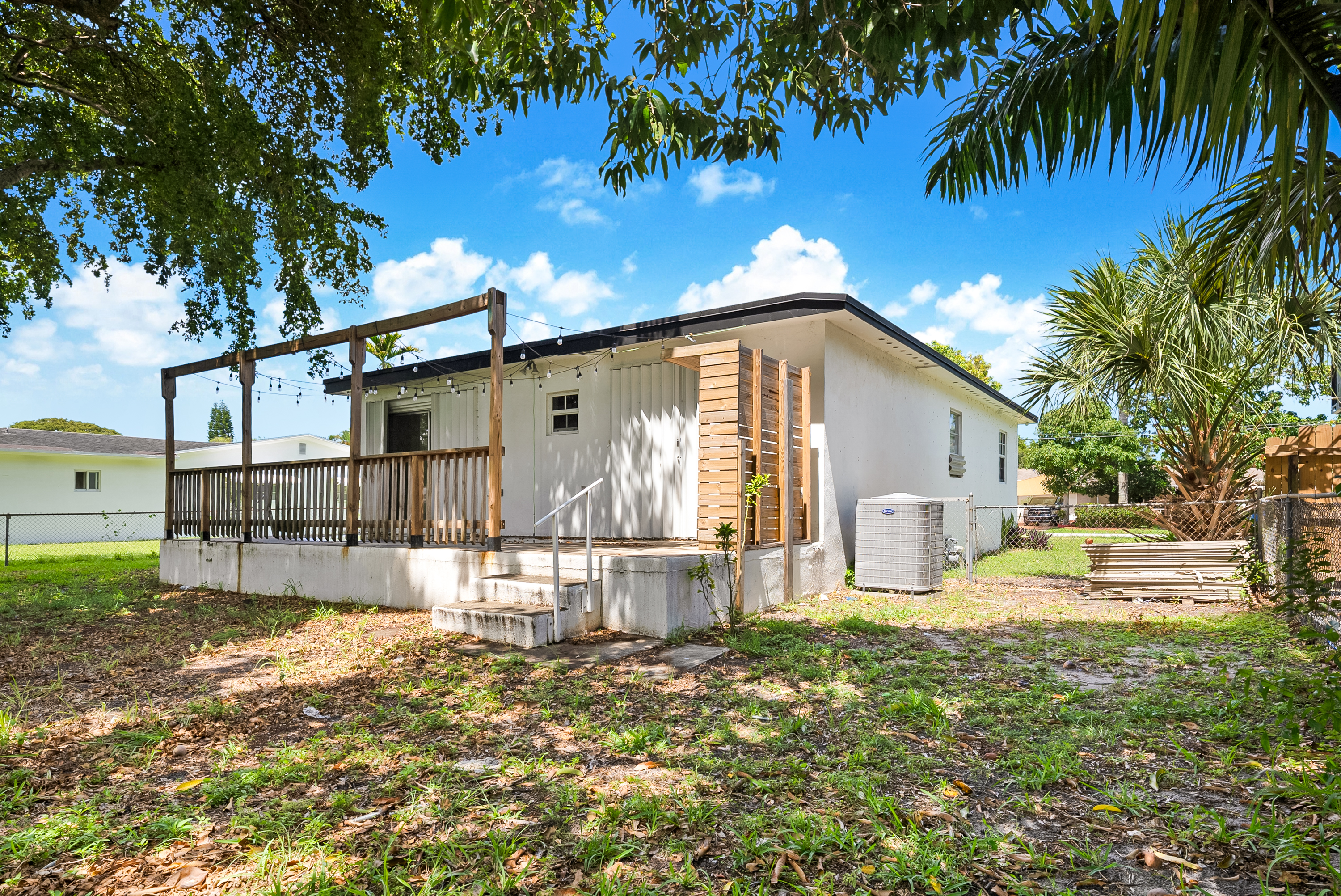 716 SW 5th Avenue Hallandale Beach FL 33009