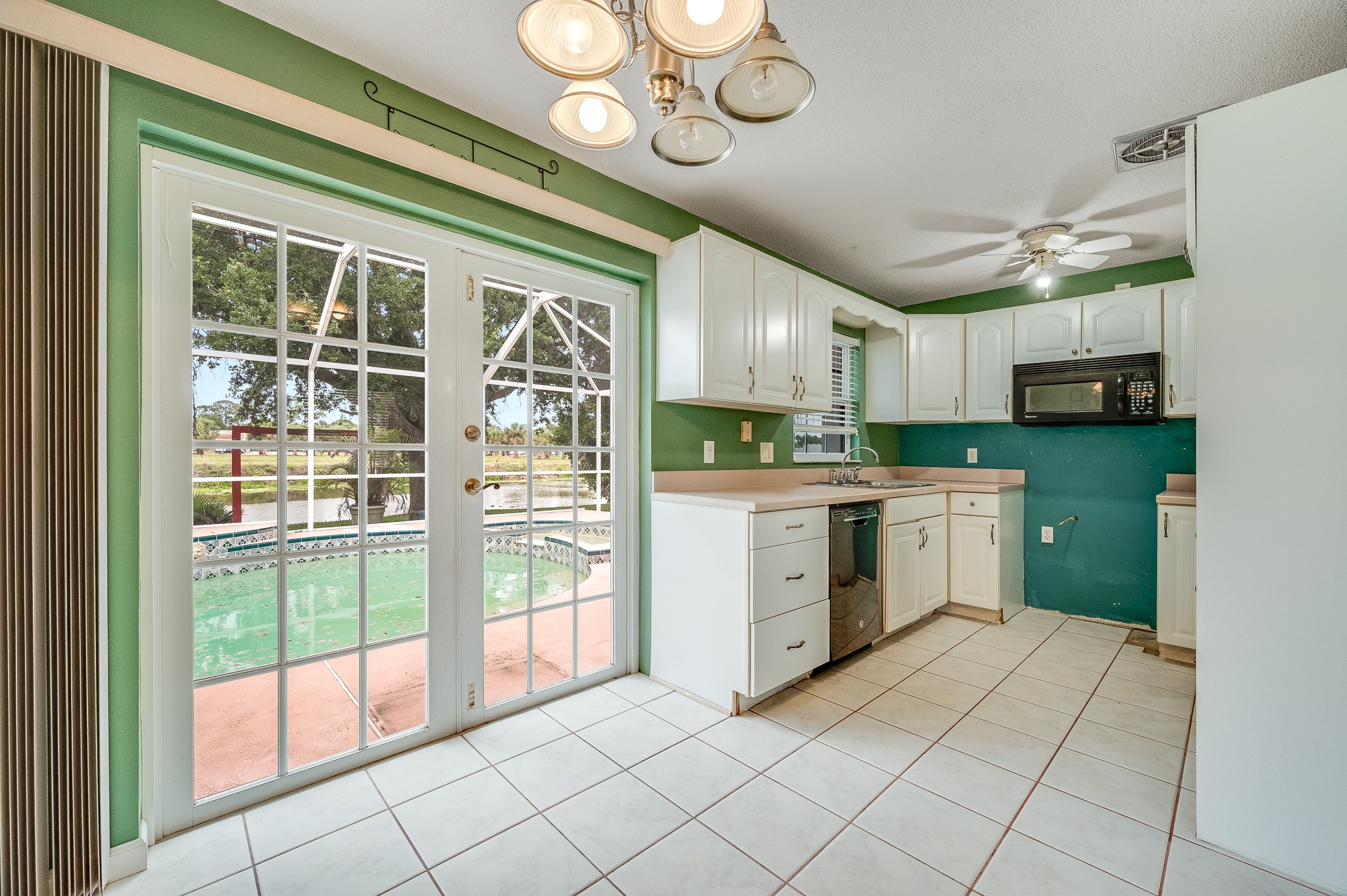 586 Louvre Drive Melbourne FL 32935