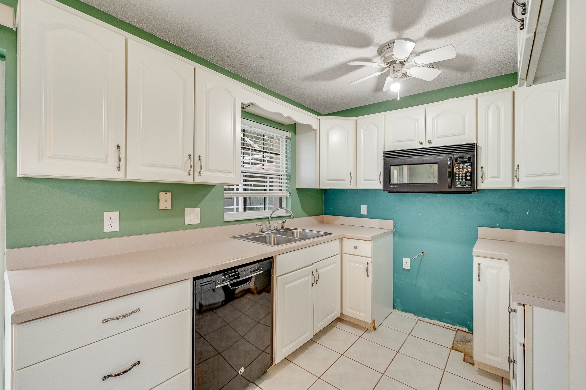 586 Louvre Drive Melbourne FL 32935
