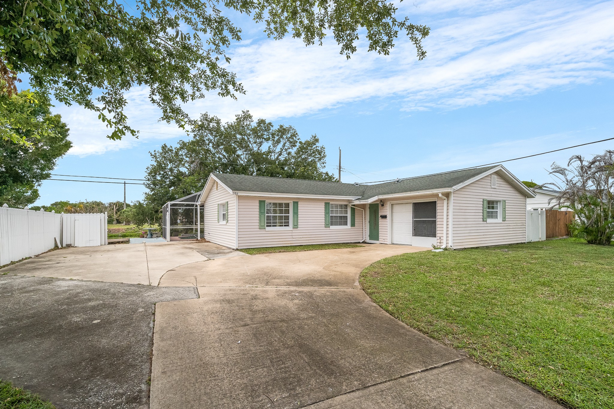 586 Louvre Drive Melbourne FL 32935