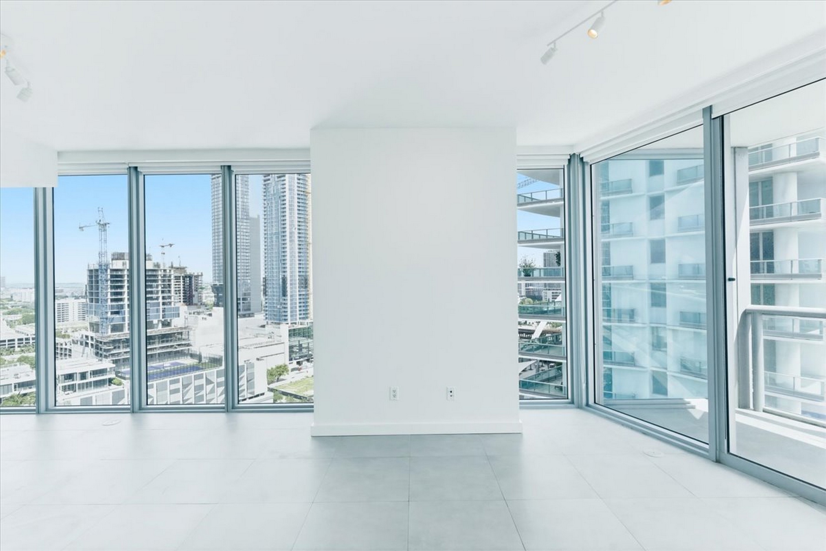 888 Biscayne Boulevard Miami FL 33132