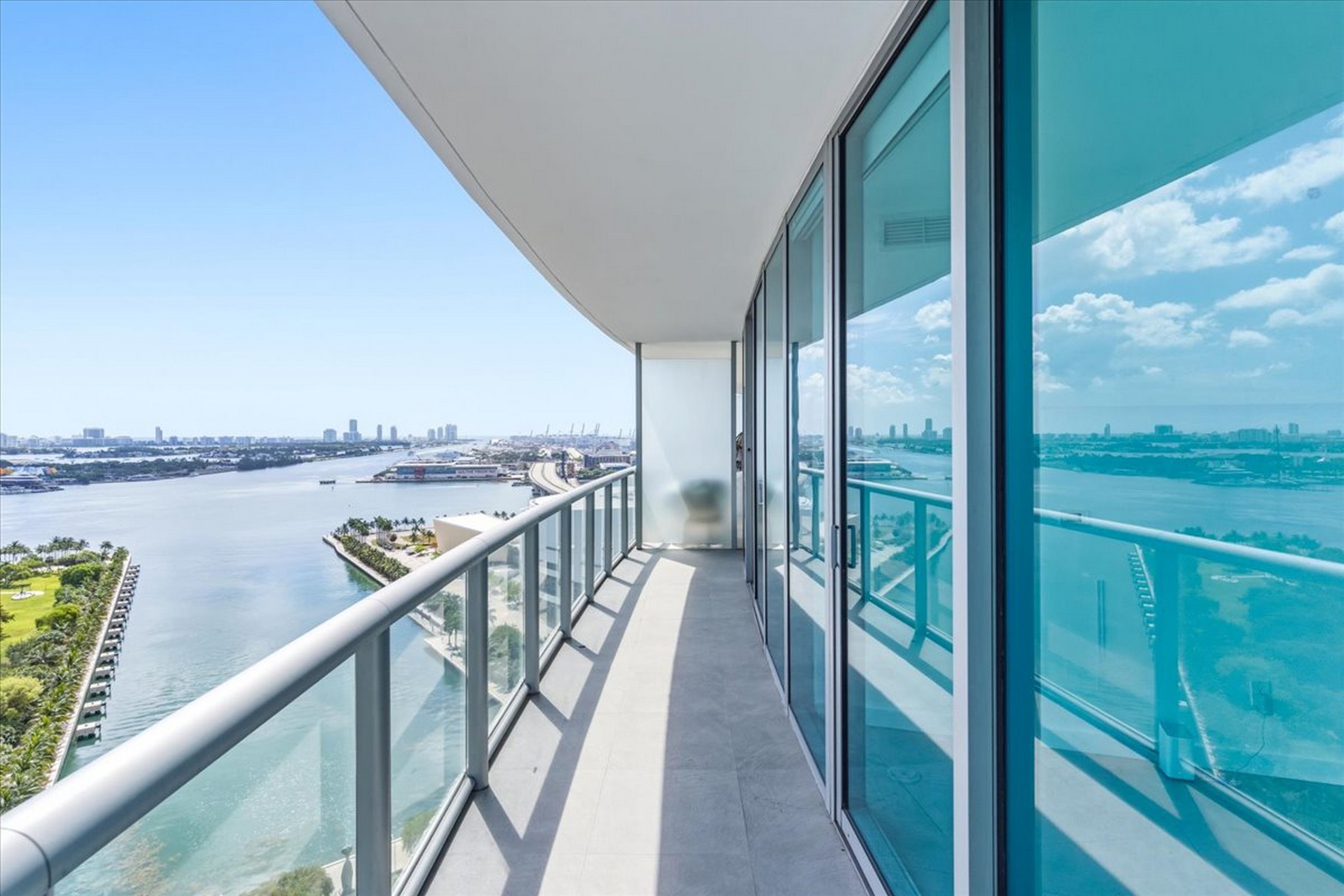 888 Biscayne Boulevard Miami FL 33132