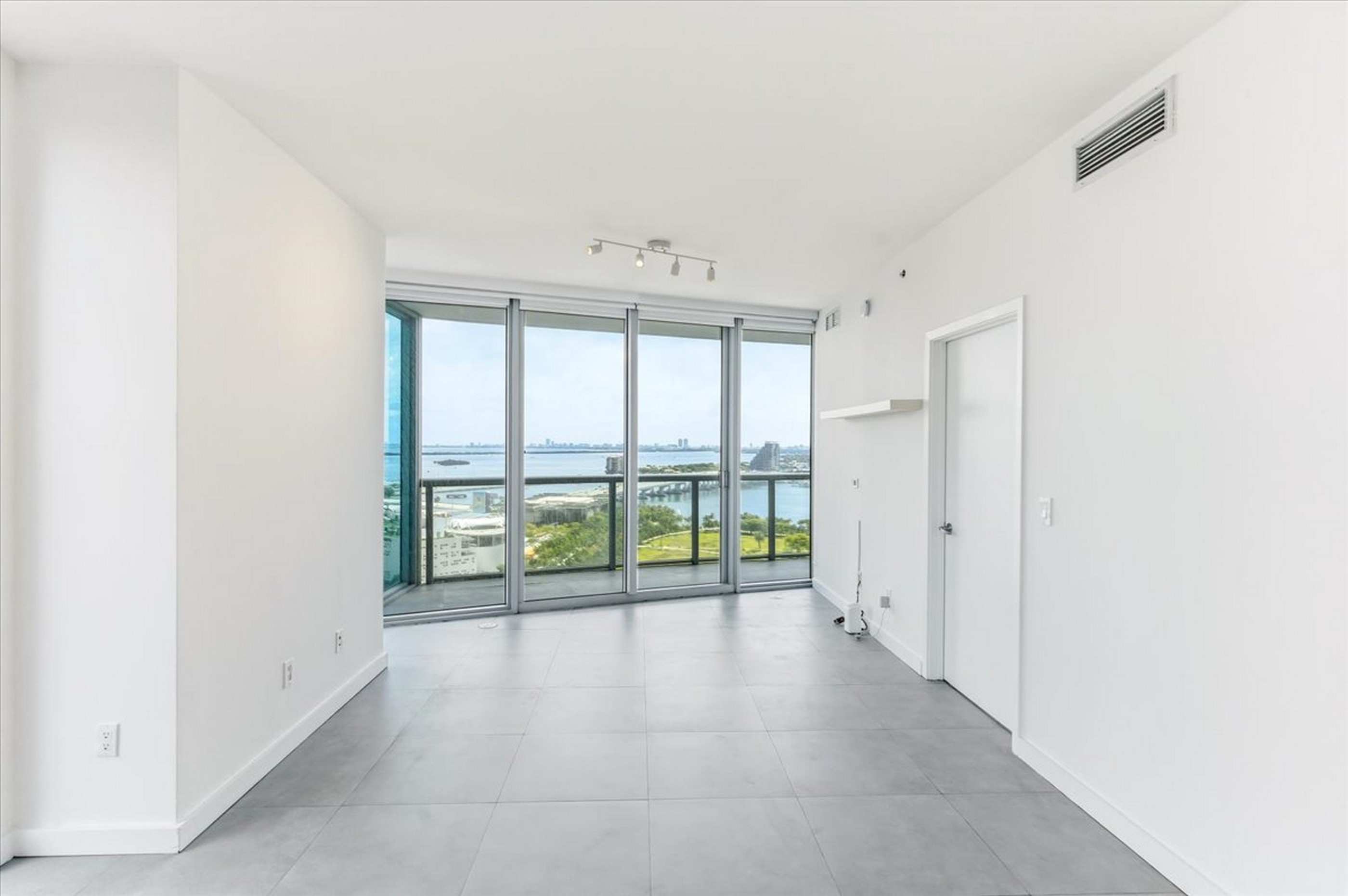 888 Biscayne Boulevard Miami FL 33132