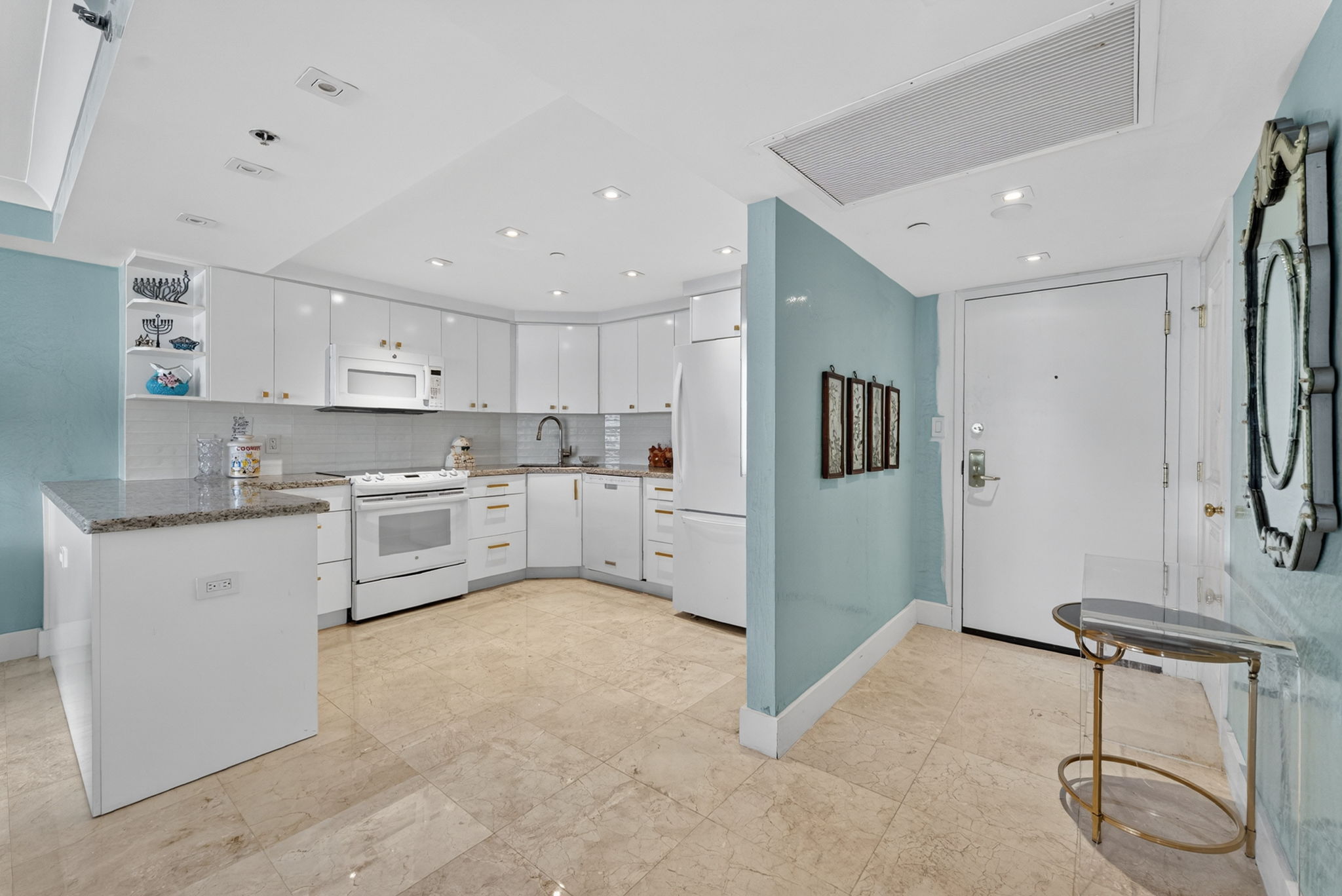 5225 Collins Avenue Miami Beach FL 33140